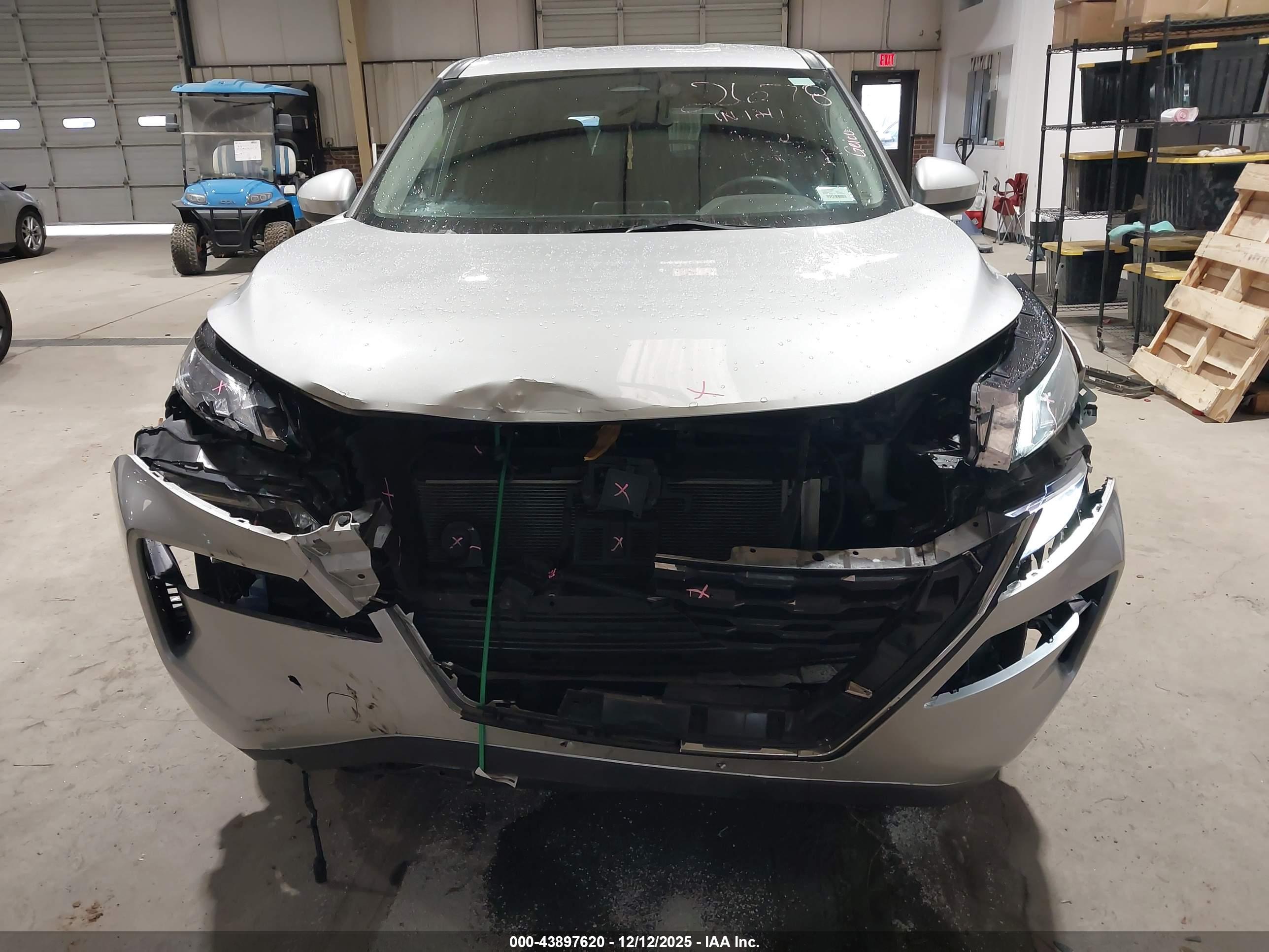 NISSAN ROGUE image 6