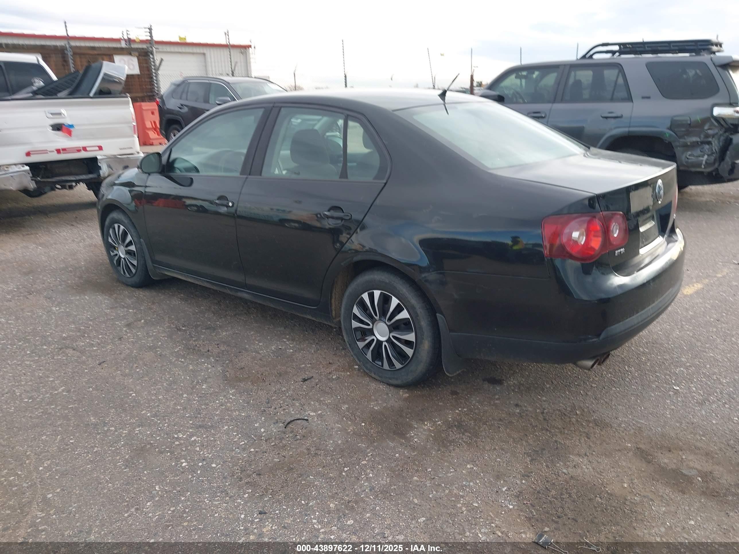 VOLKSWAGEN JETTA image 3