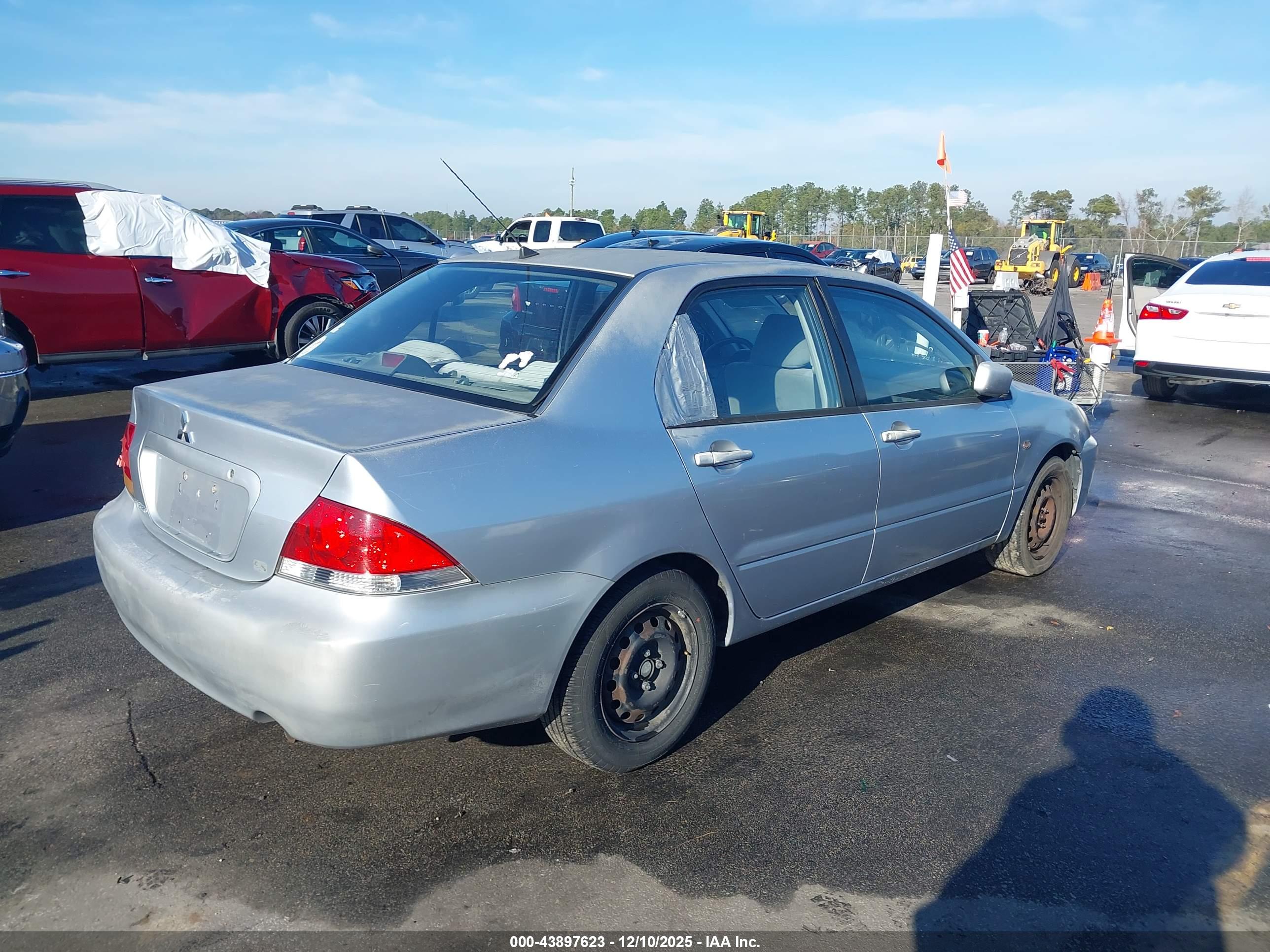 MITSUBISHI LANCER image 4