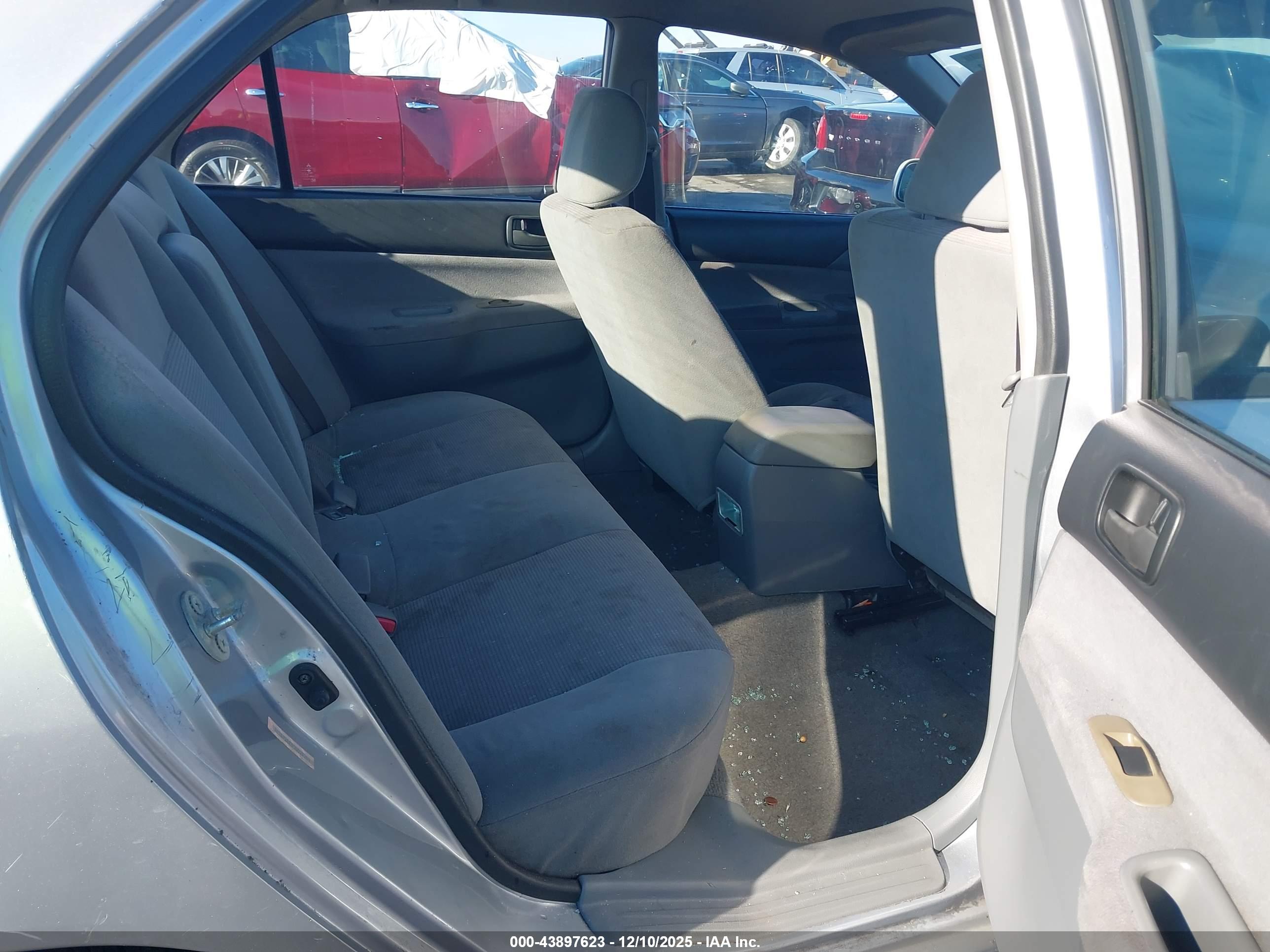 MITSUBISHI LANCER image 8