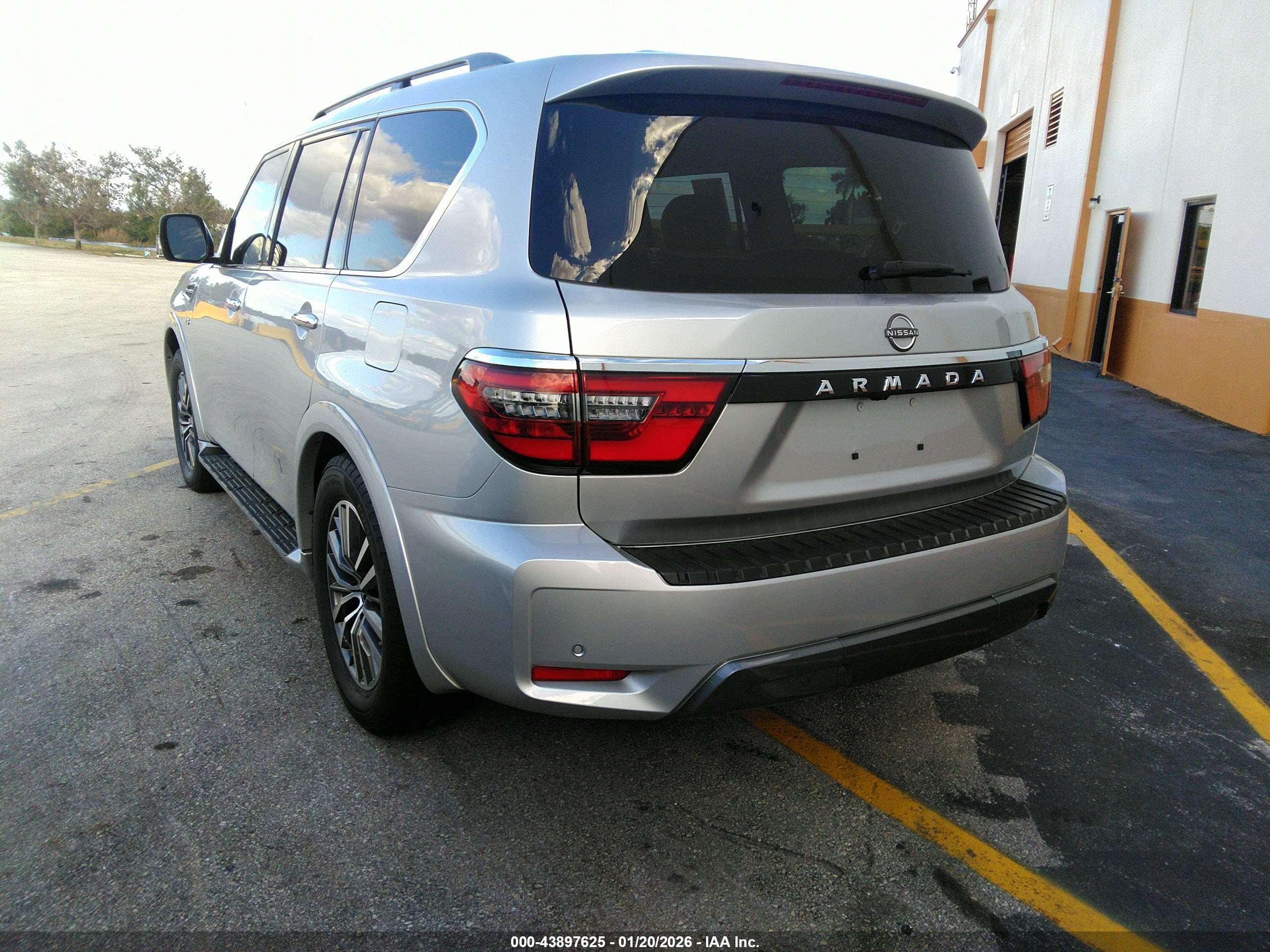 NISSAN ARMADA image 3