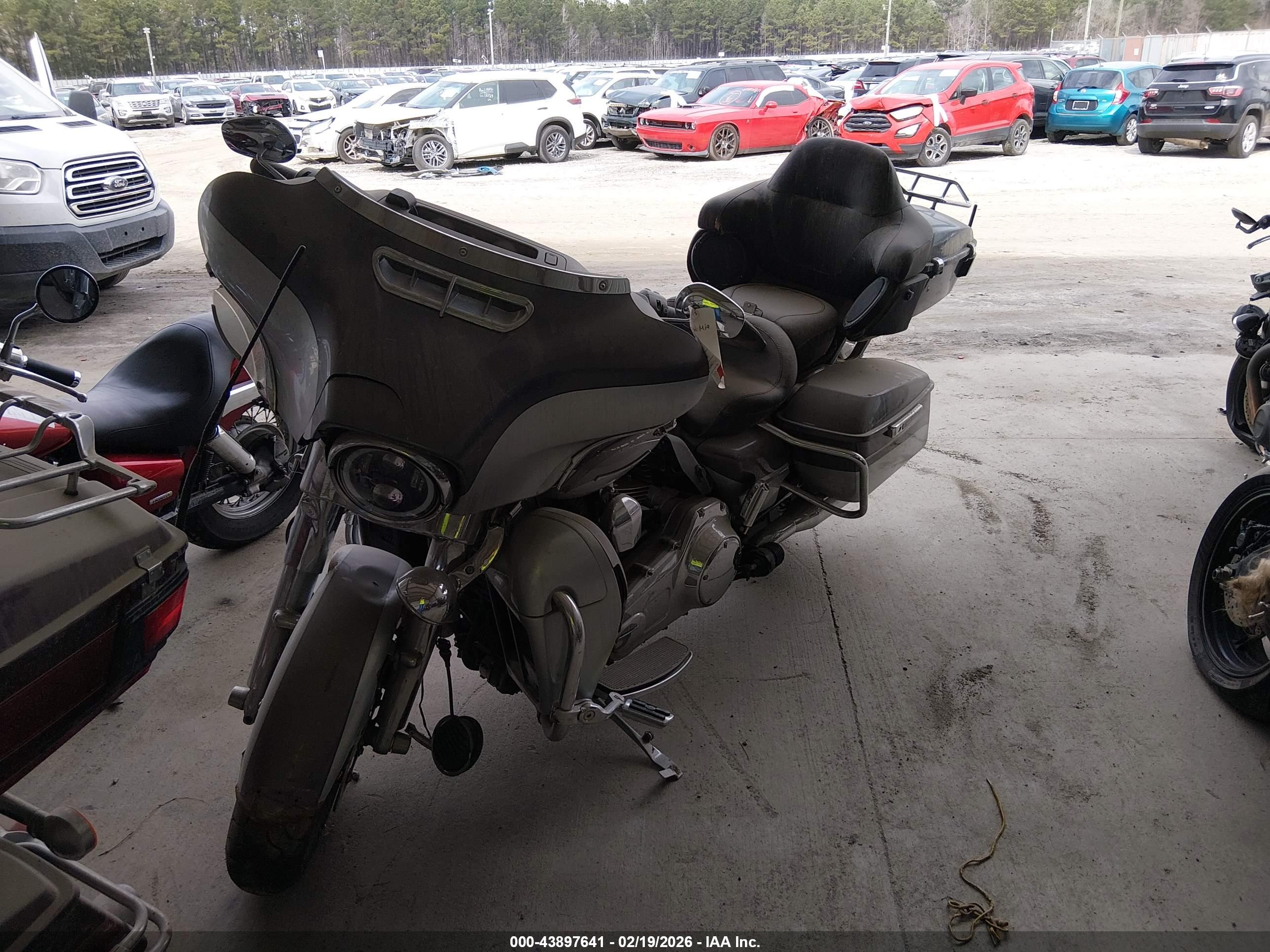 HARLEY-DAVIDSON FLHTK image 2