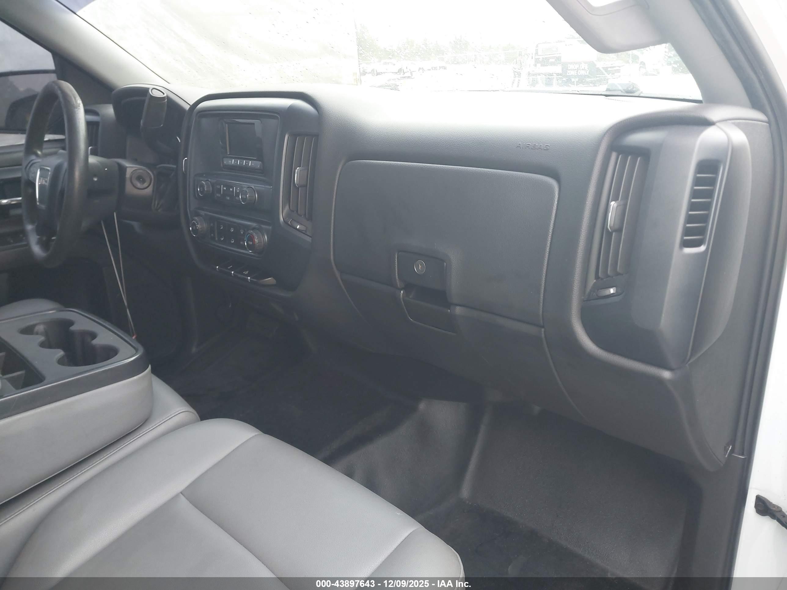 GMC SIERRA image 5