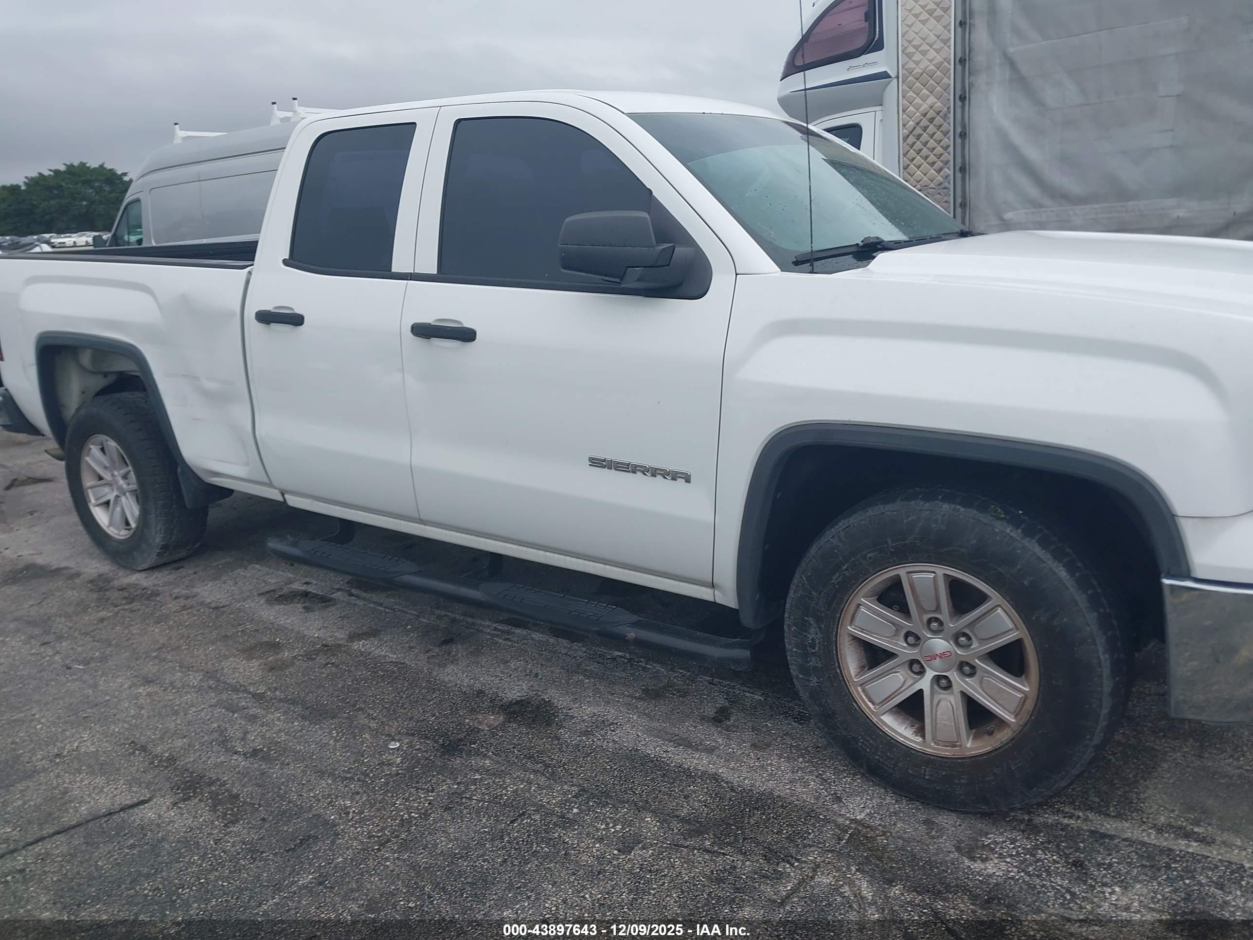 GMC SIERRA image 6
