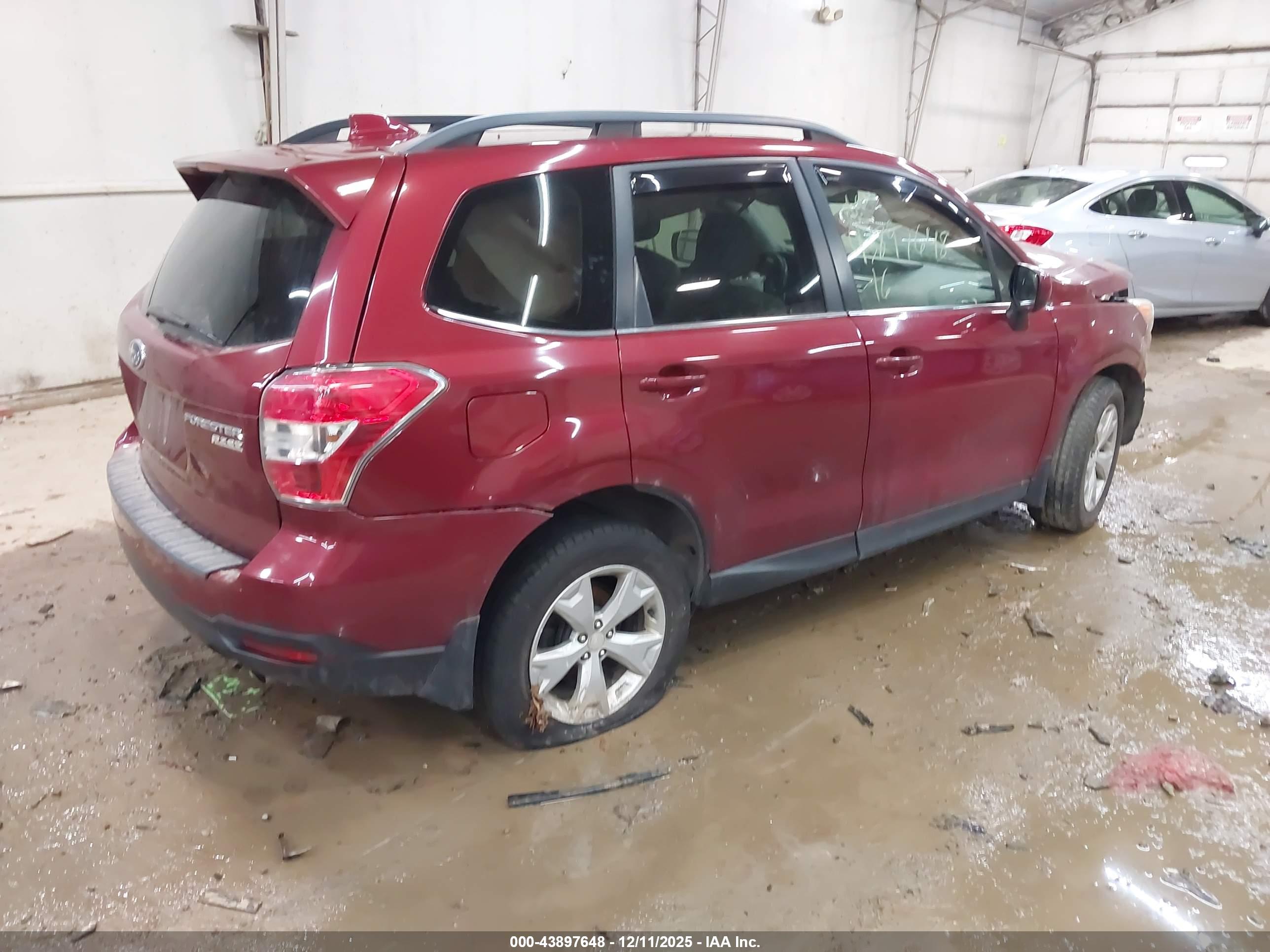 SUBARU FORESTER image 4
