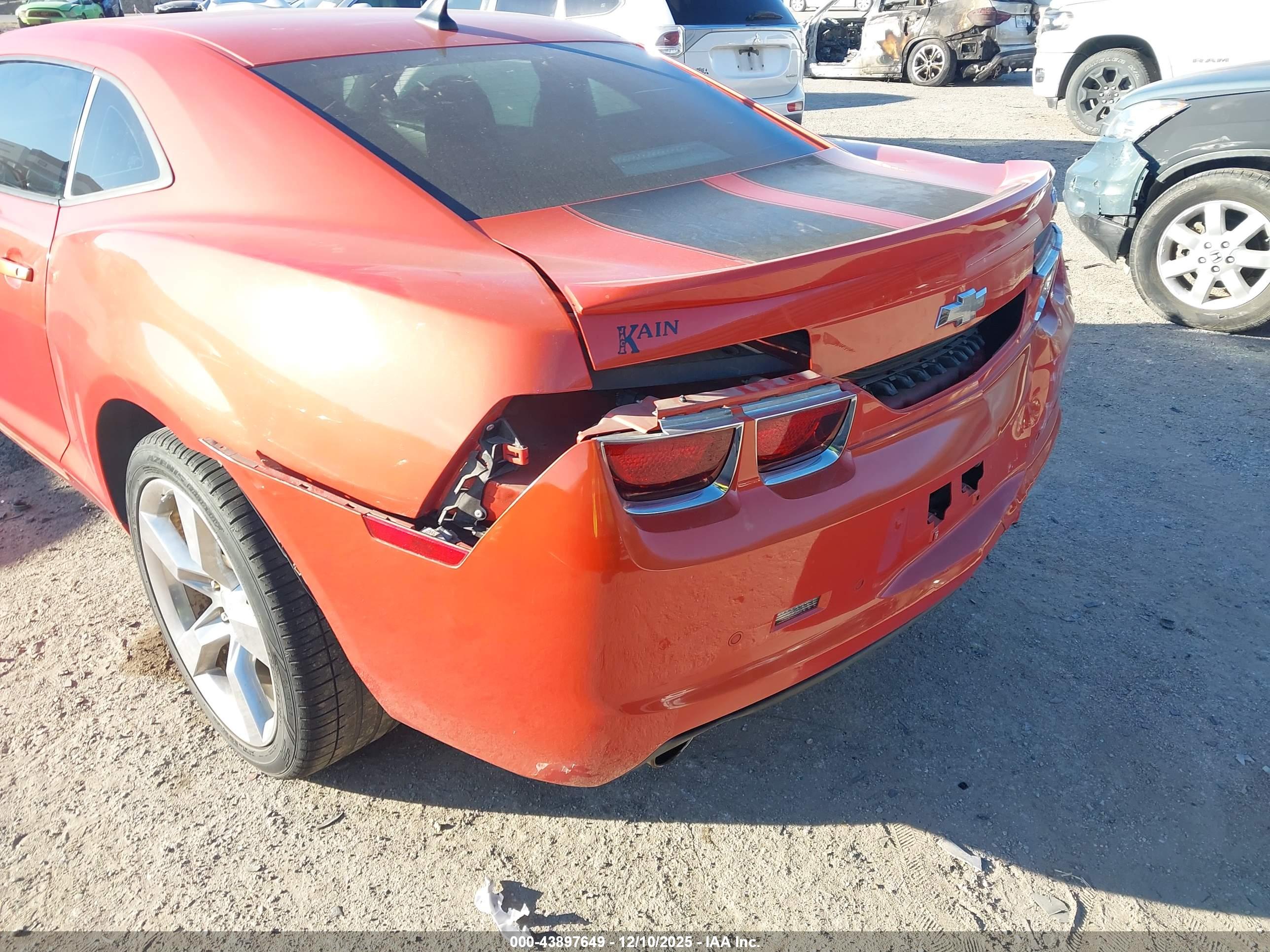 CHEVROLET CAMARO image 6