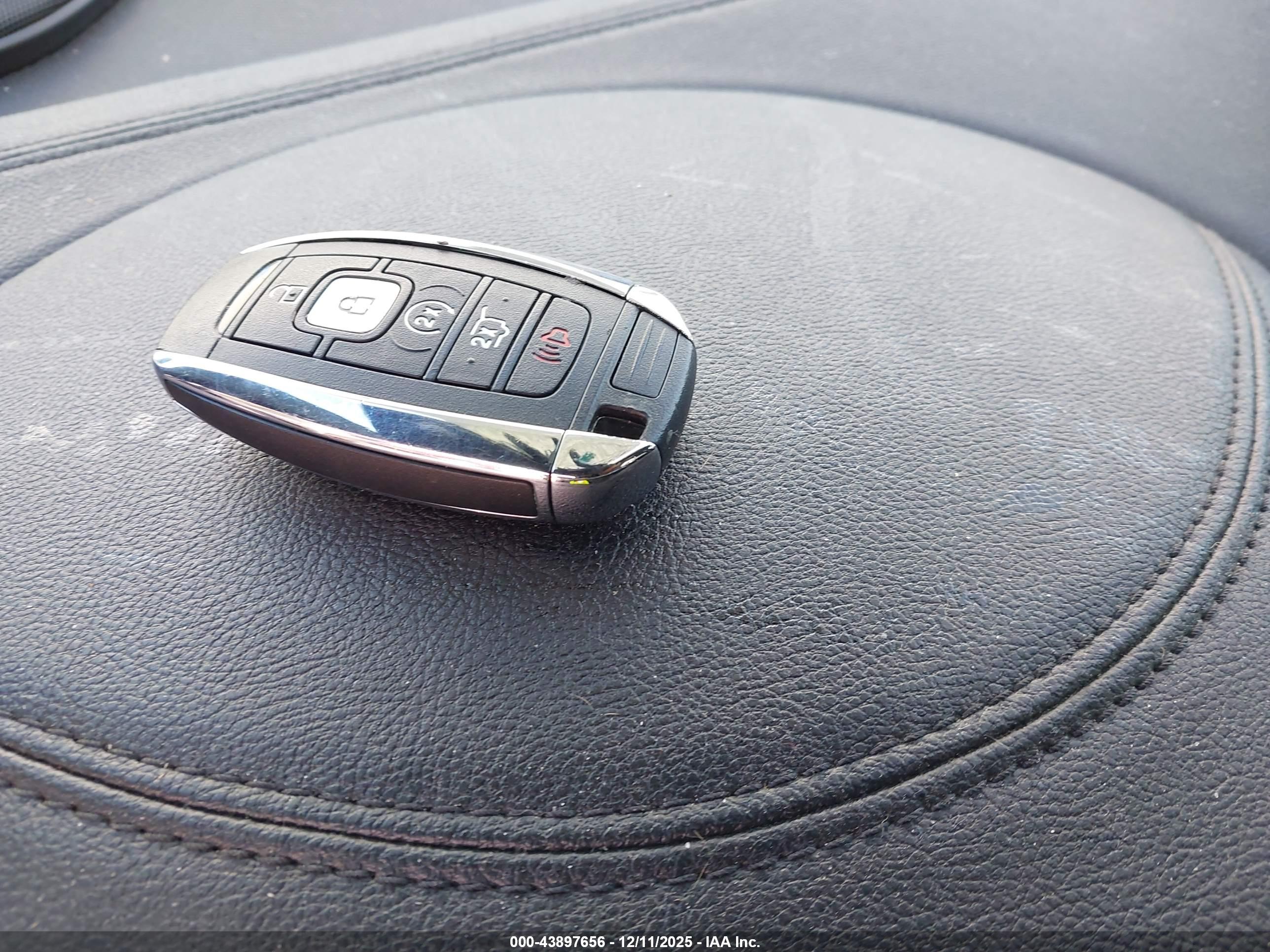 LINCOLN MKC image 11