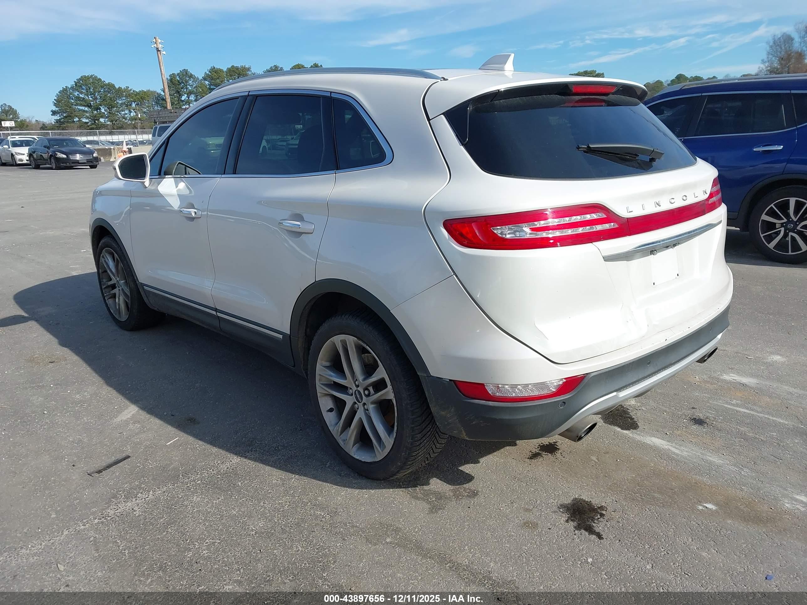LINCOLN MKC image 3