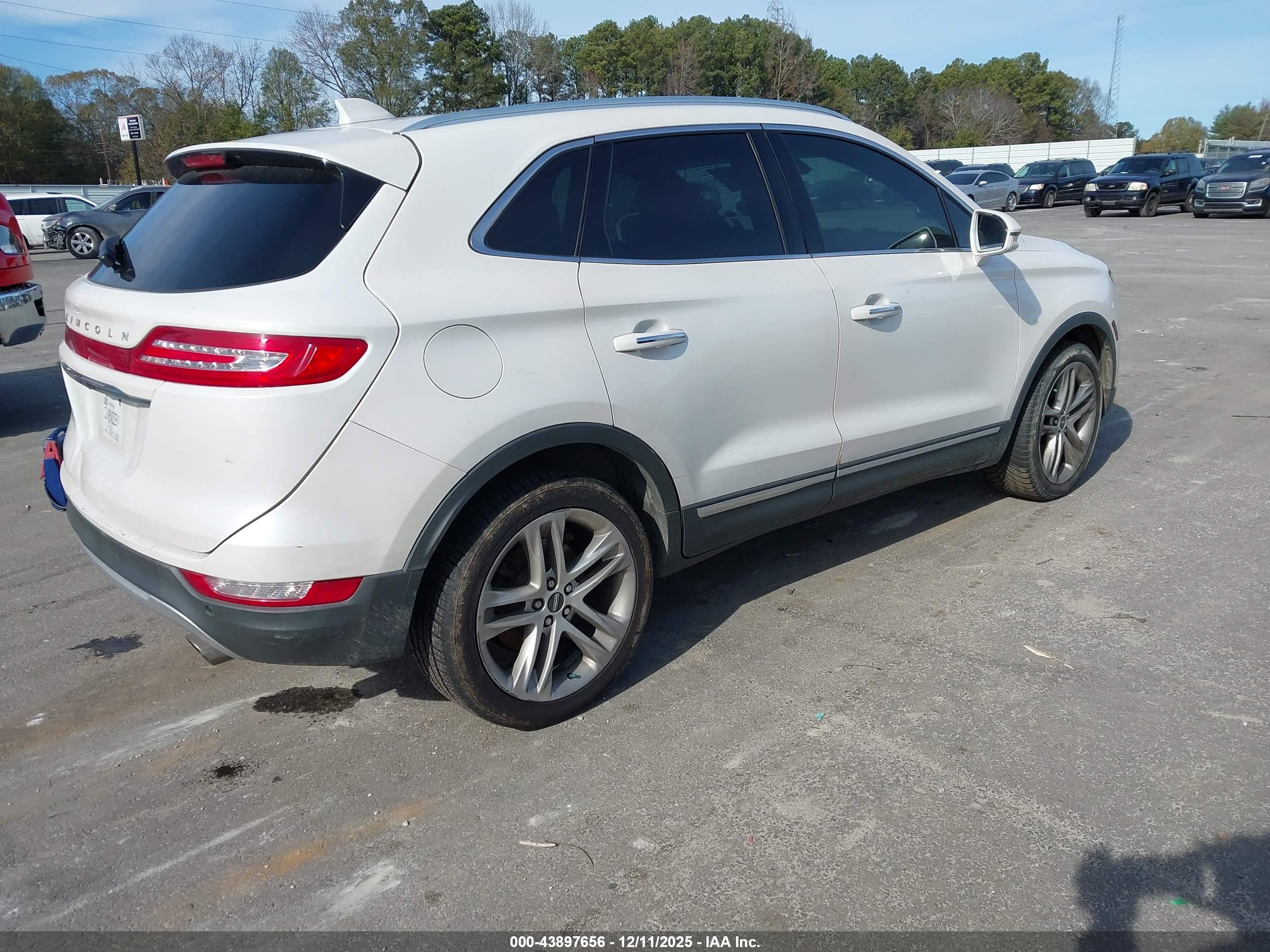 LINCOLN MKC image 4