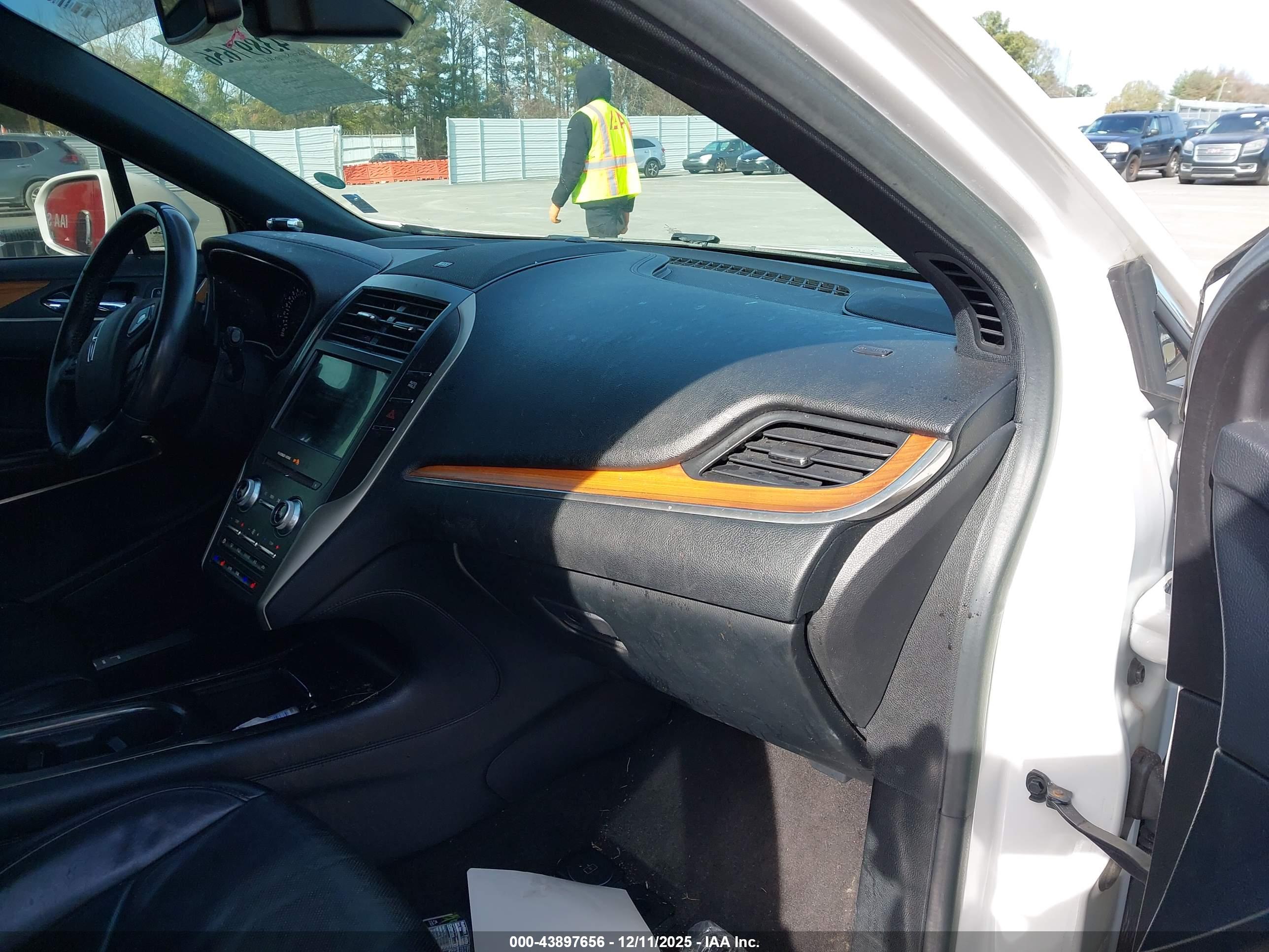 LINCOLN MKC image 5