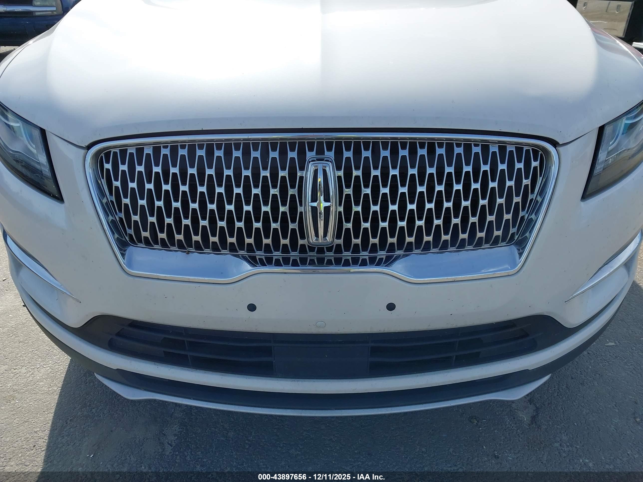 LINCOLN MKC image 6