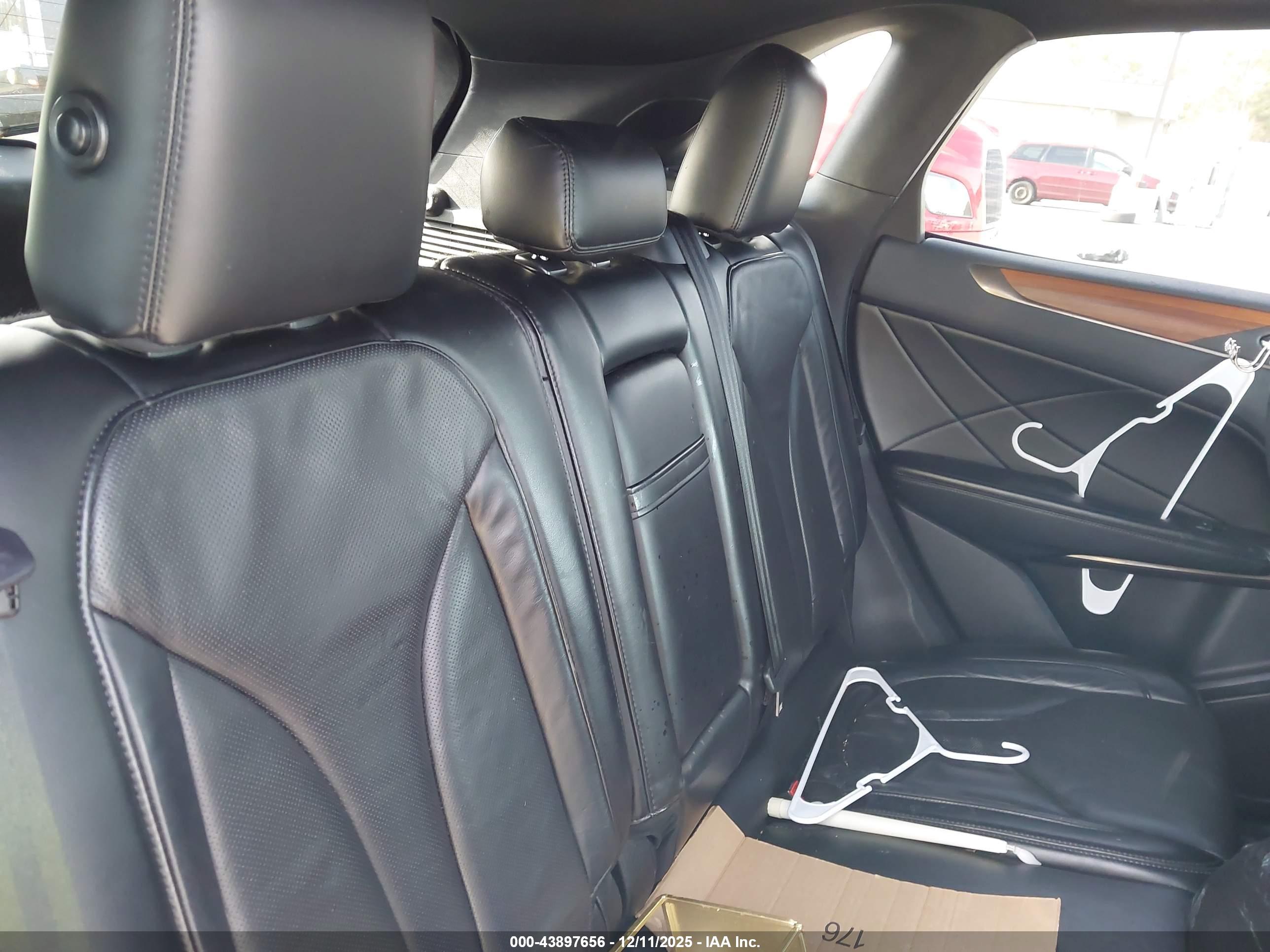 LINCOLN MKC image 8