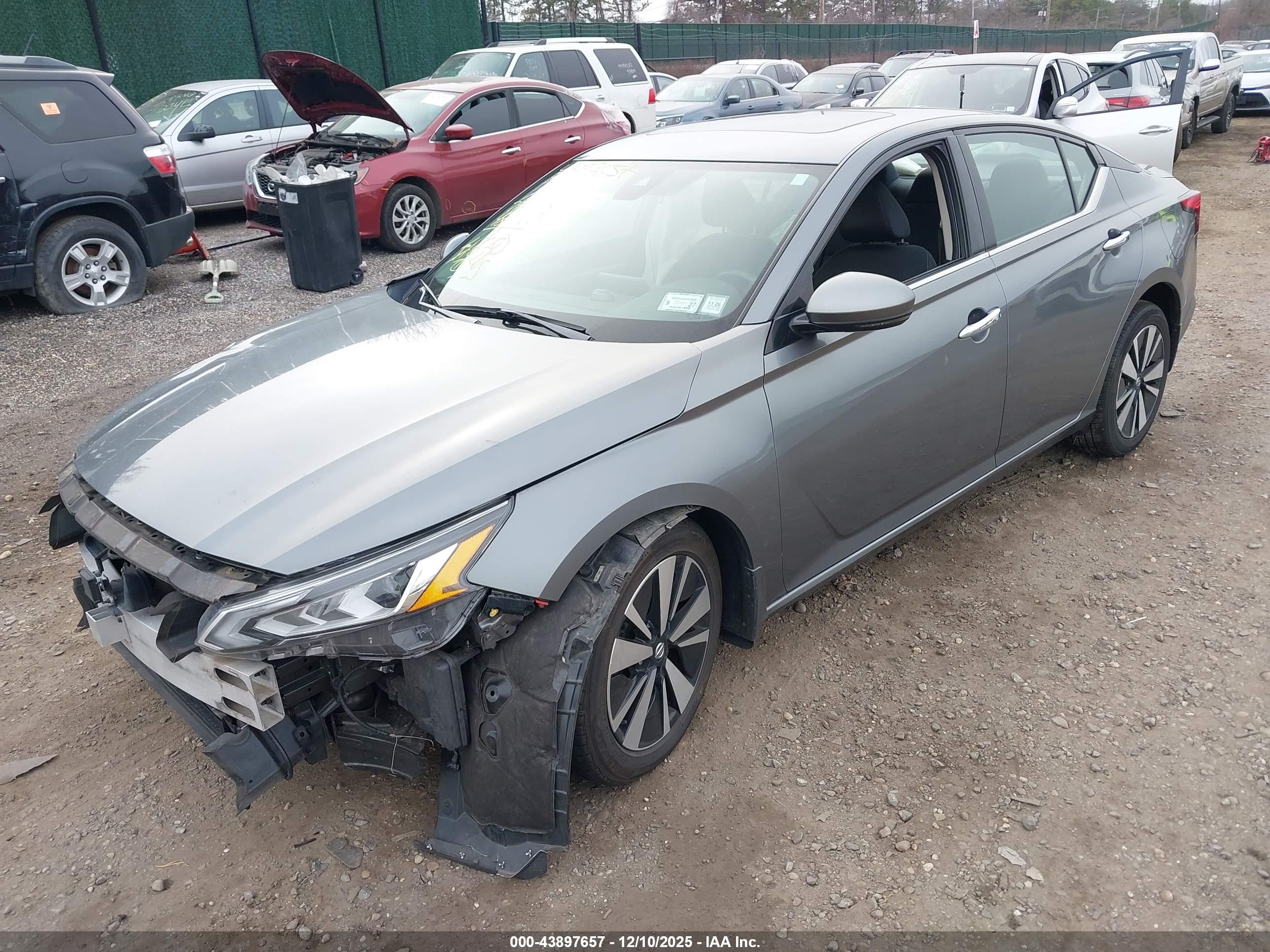NISSAN ALTIMA image 2