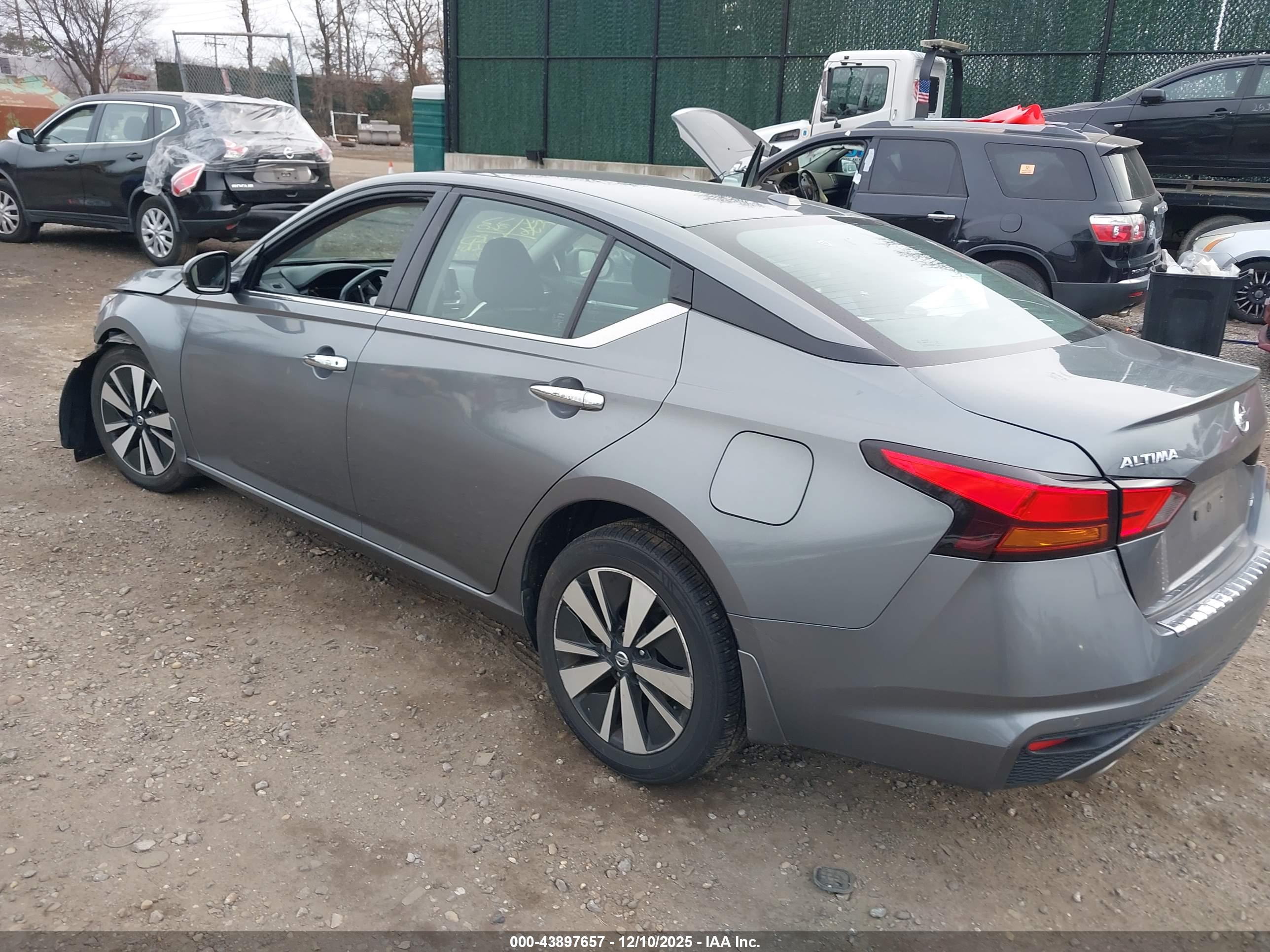 NISSAN ALTIMA image 3