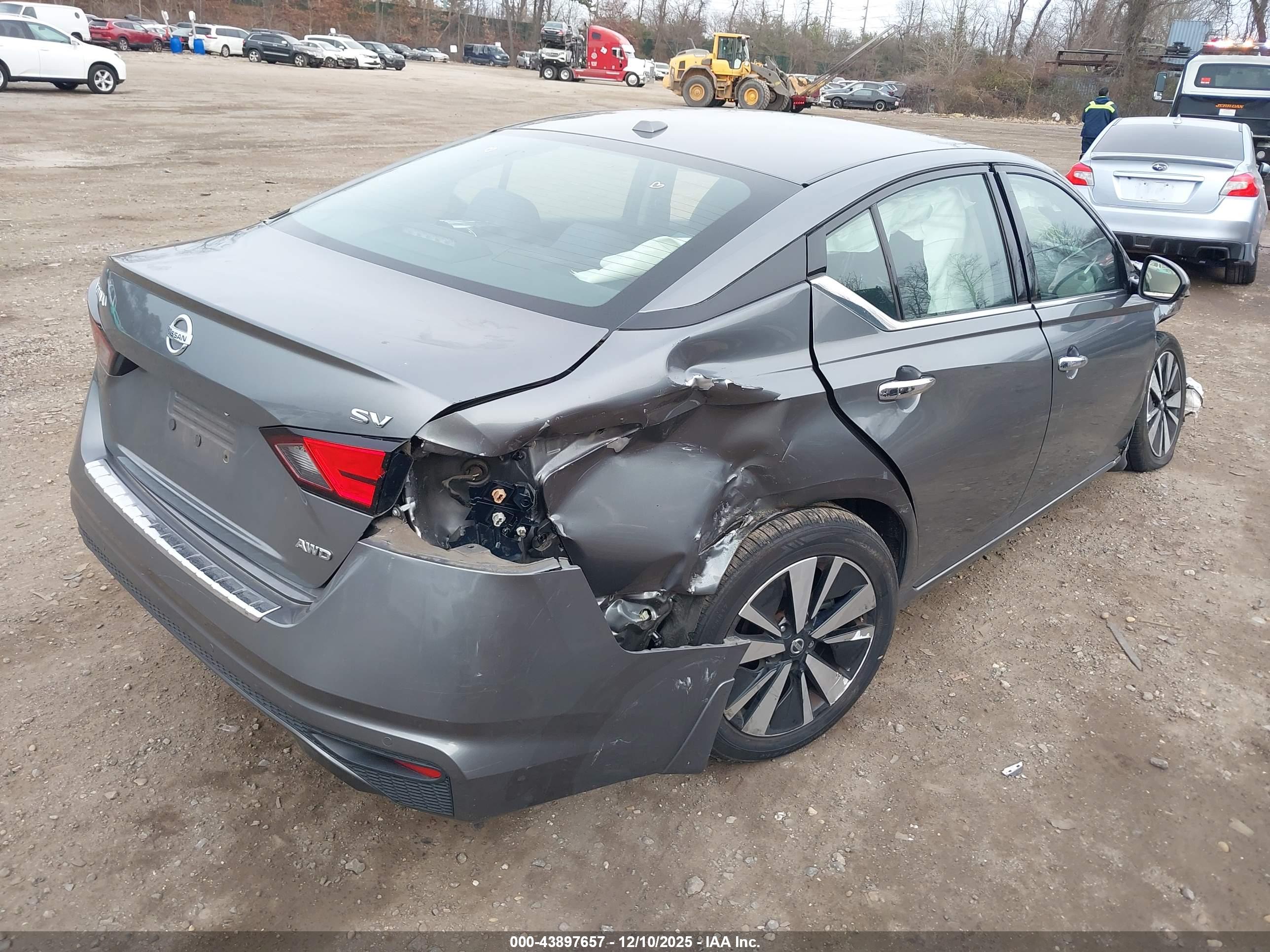 NISSAN ALTIMA image 4