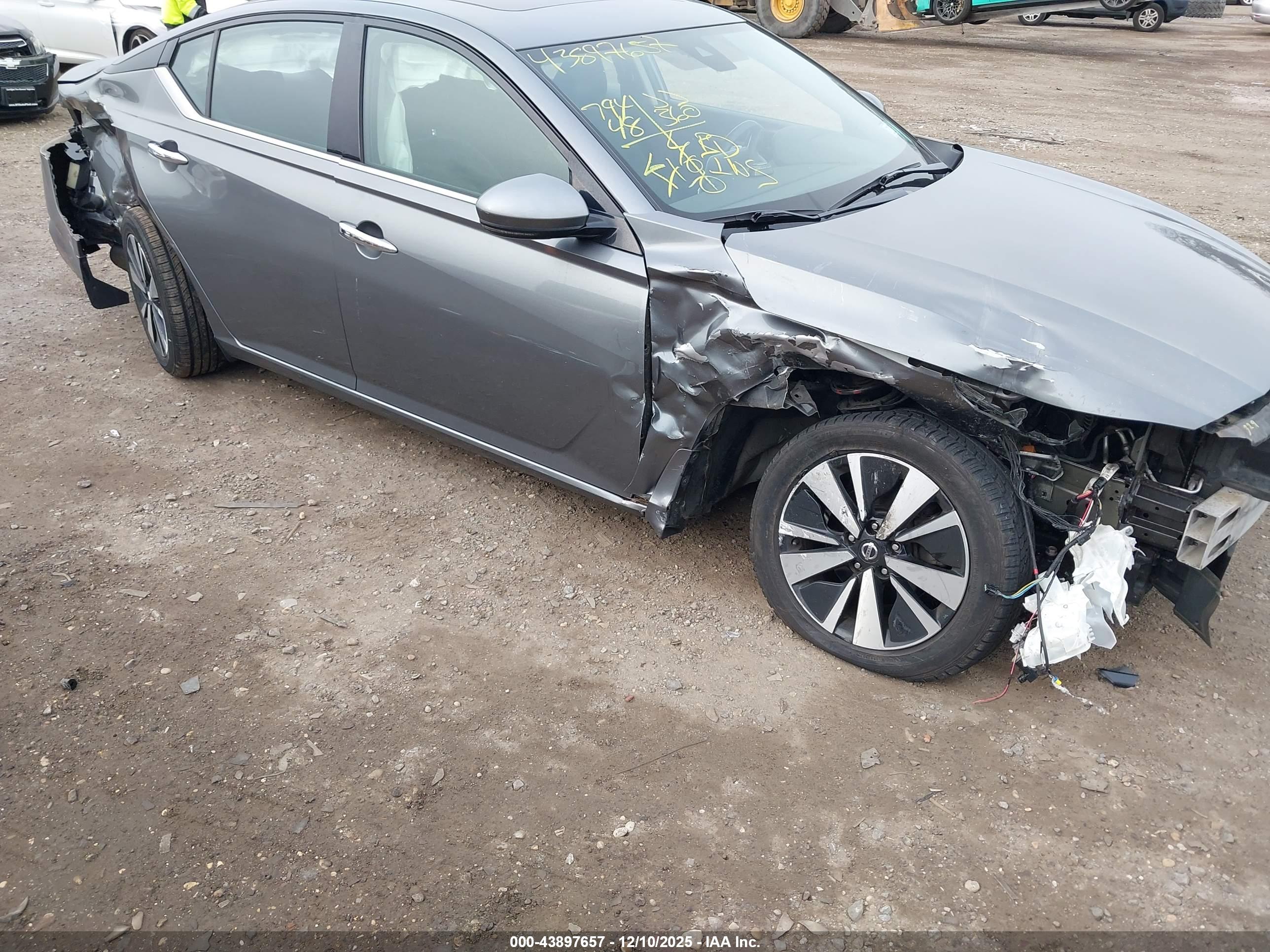 NISSAN ALTIMA image 6