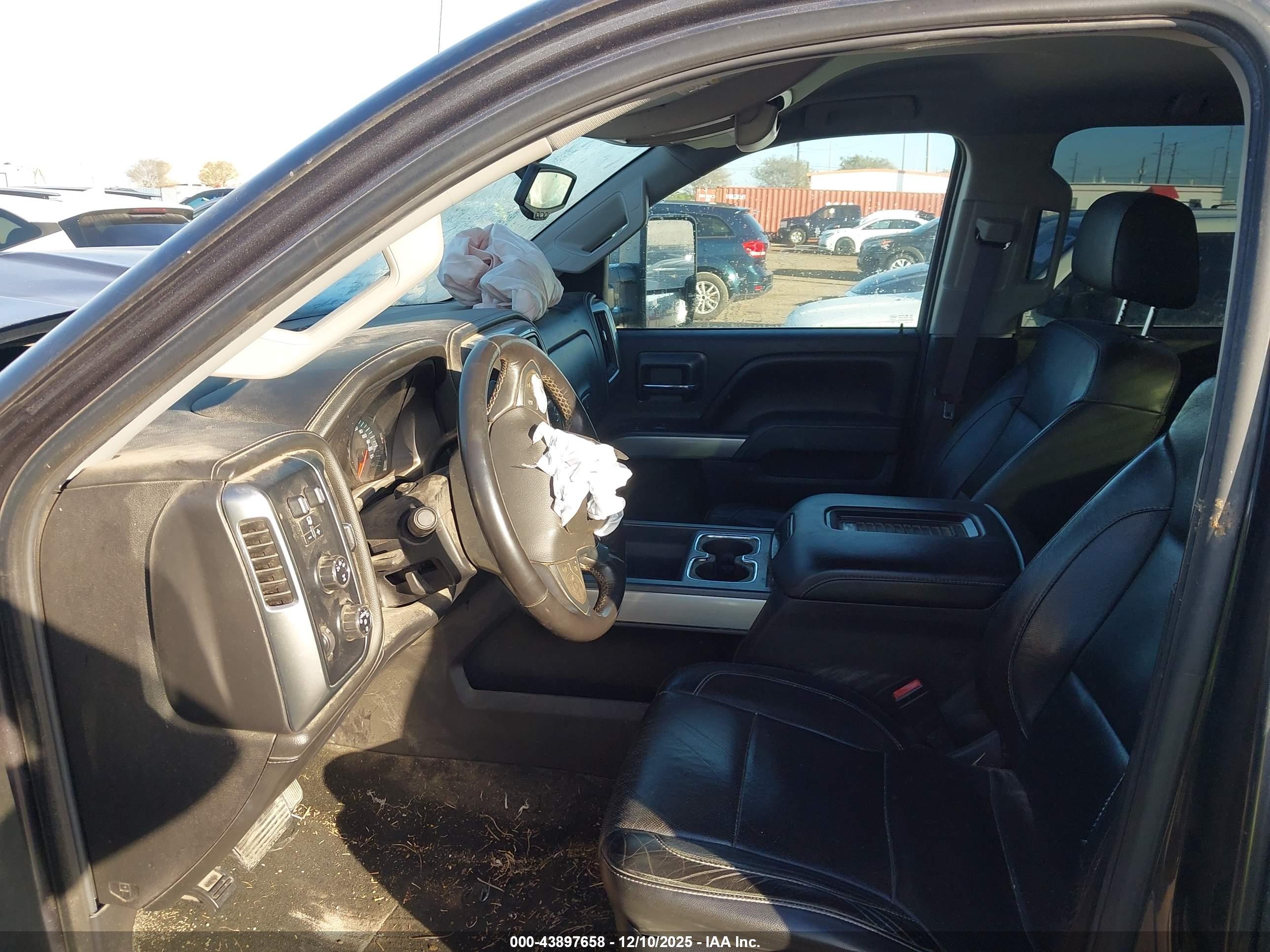 CHEVROLET SILVERADO image 8