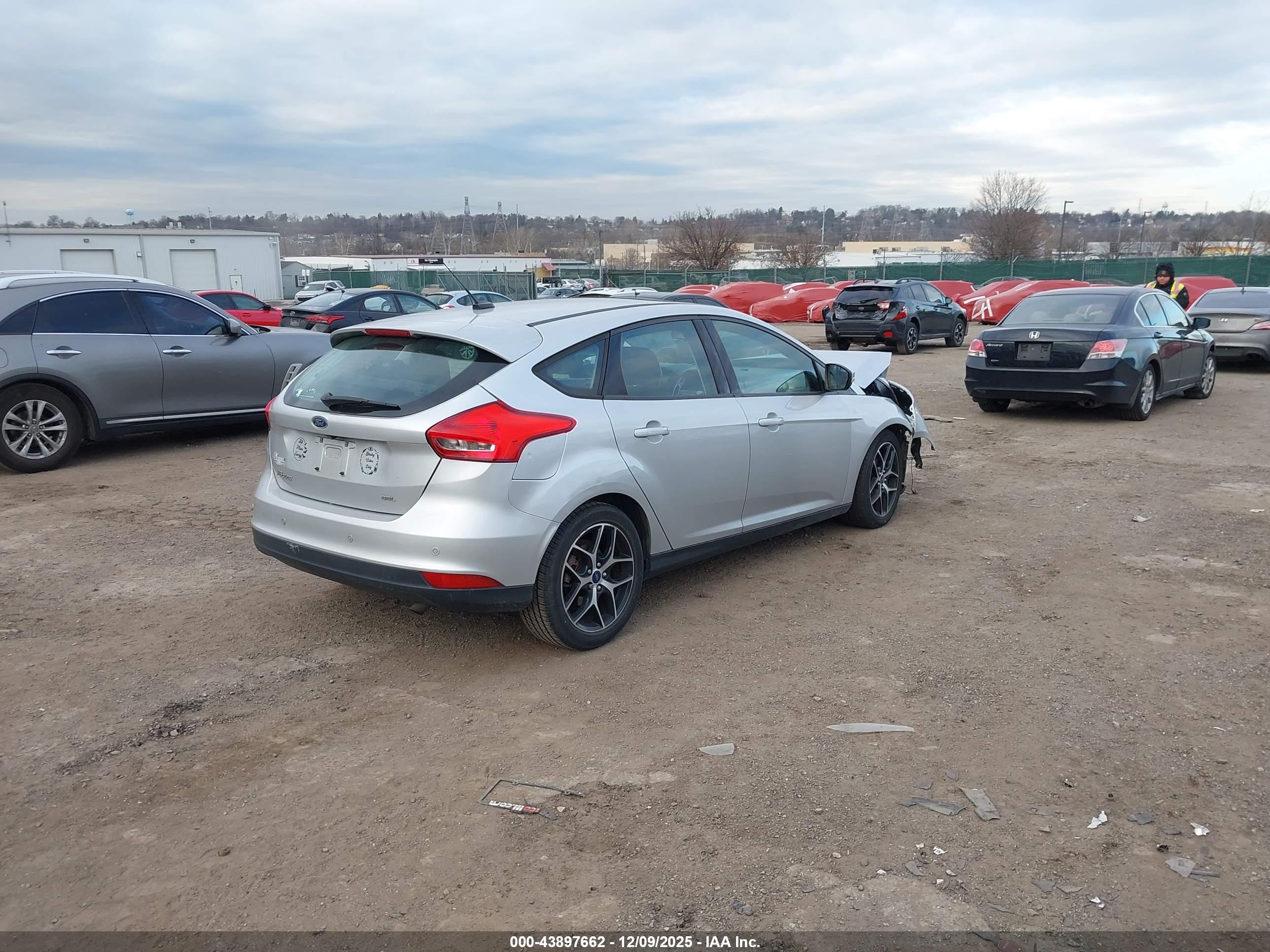 FORD FOCUS image 4