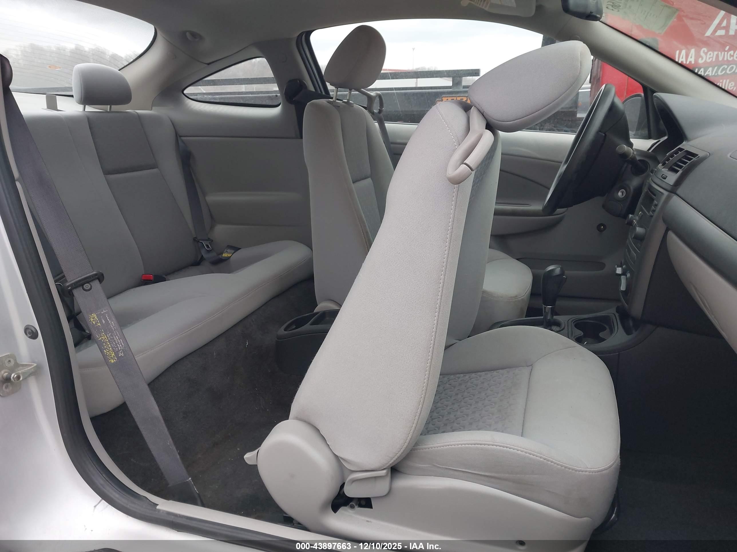 CHEVROLET COBALT image 8