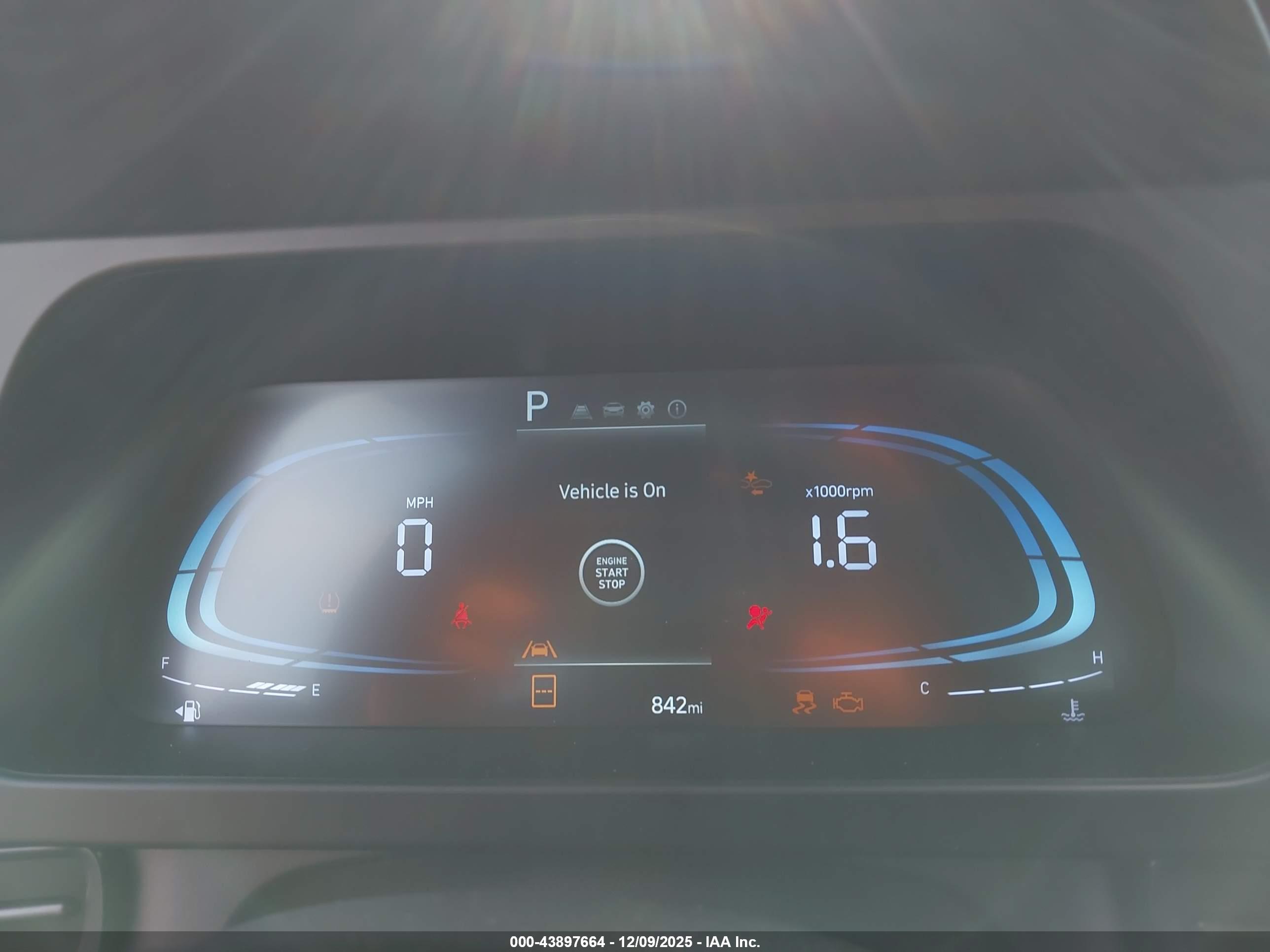 HYUNDAI ELANTRA image 7