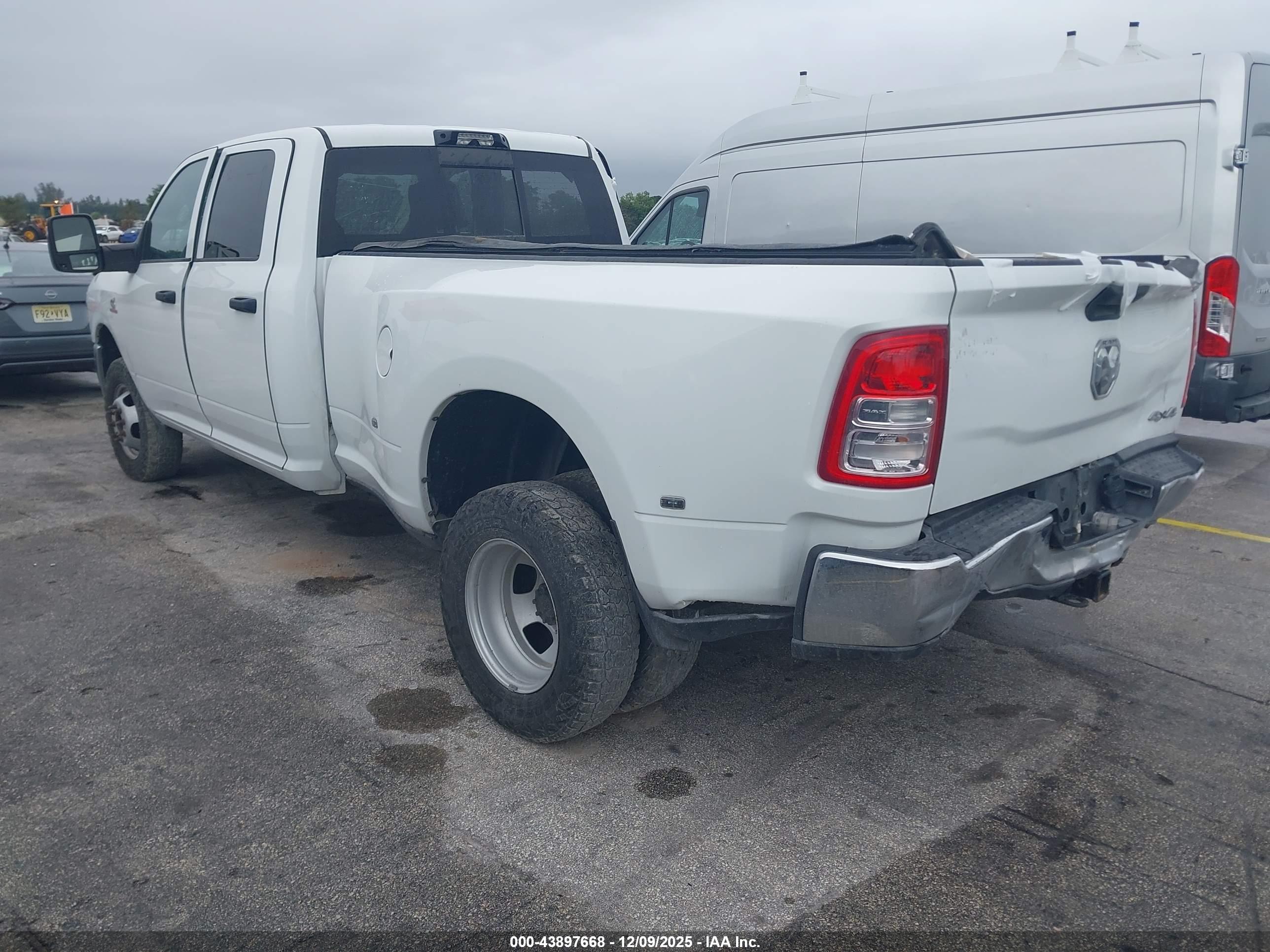 RAM 3500 image 3