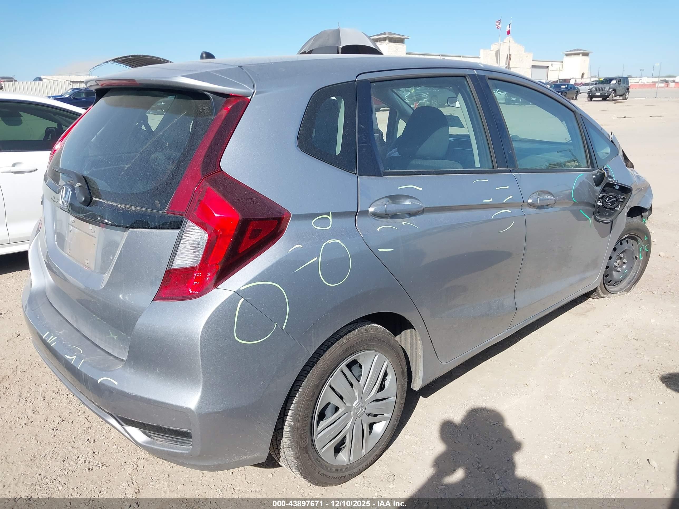 HONDA FIT image 4