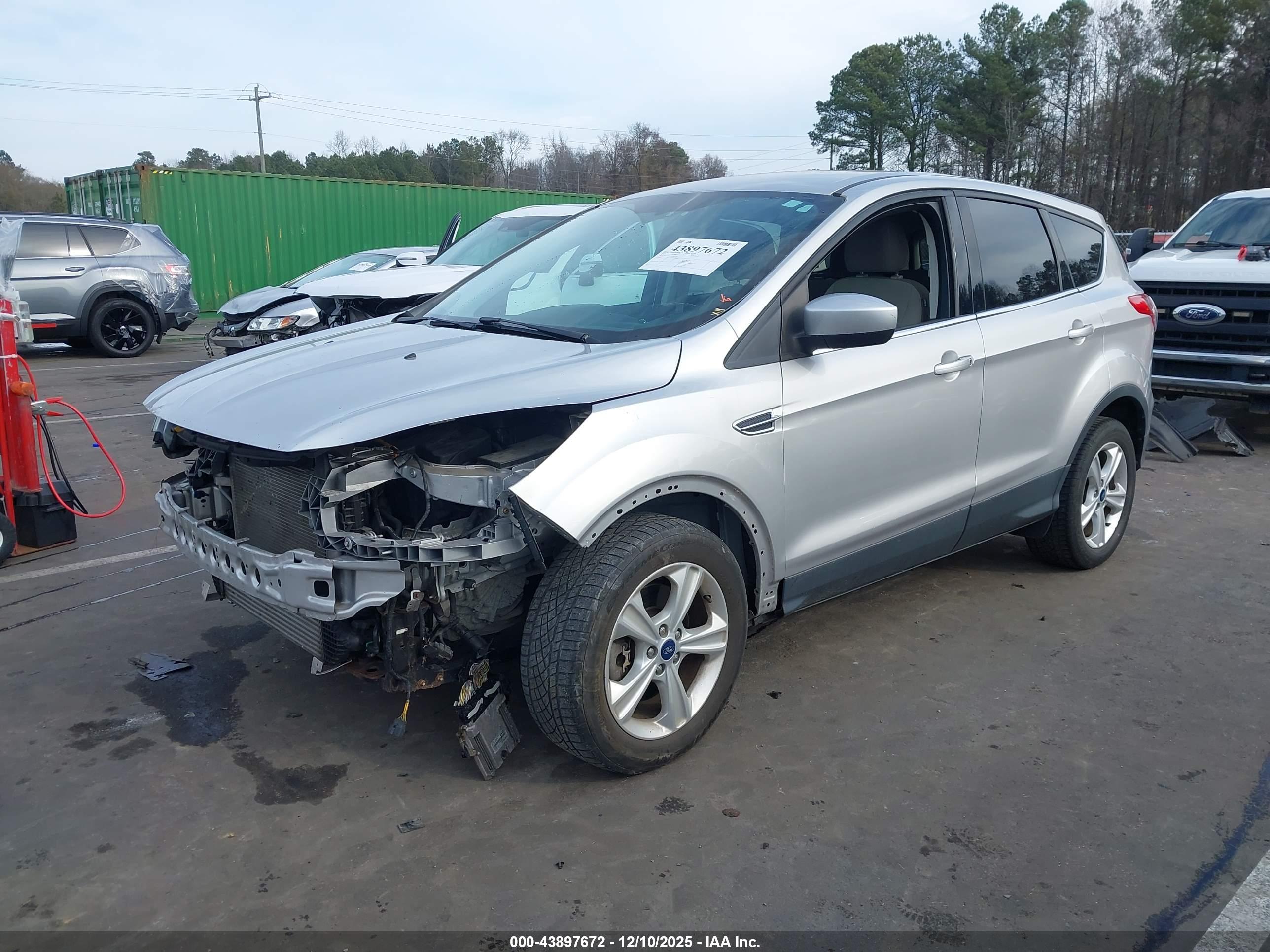 FORD ESCAPE image 2