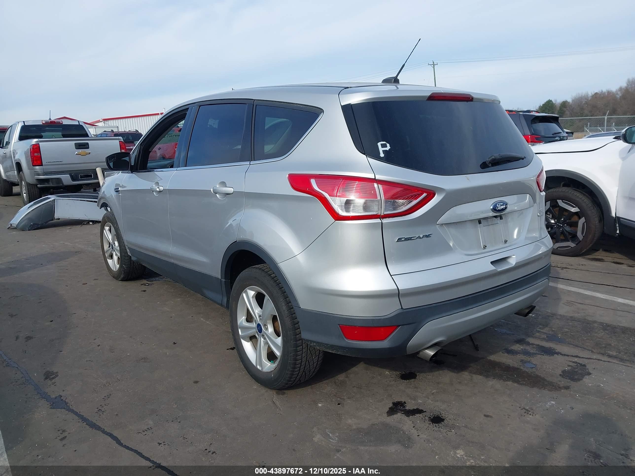 FORD ESCAPE image 3