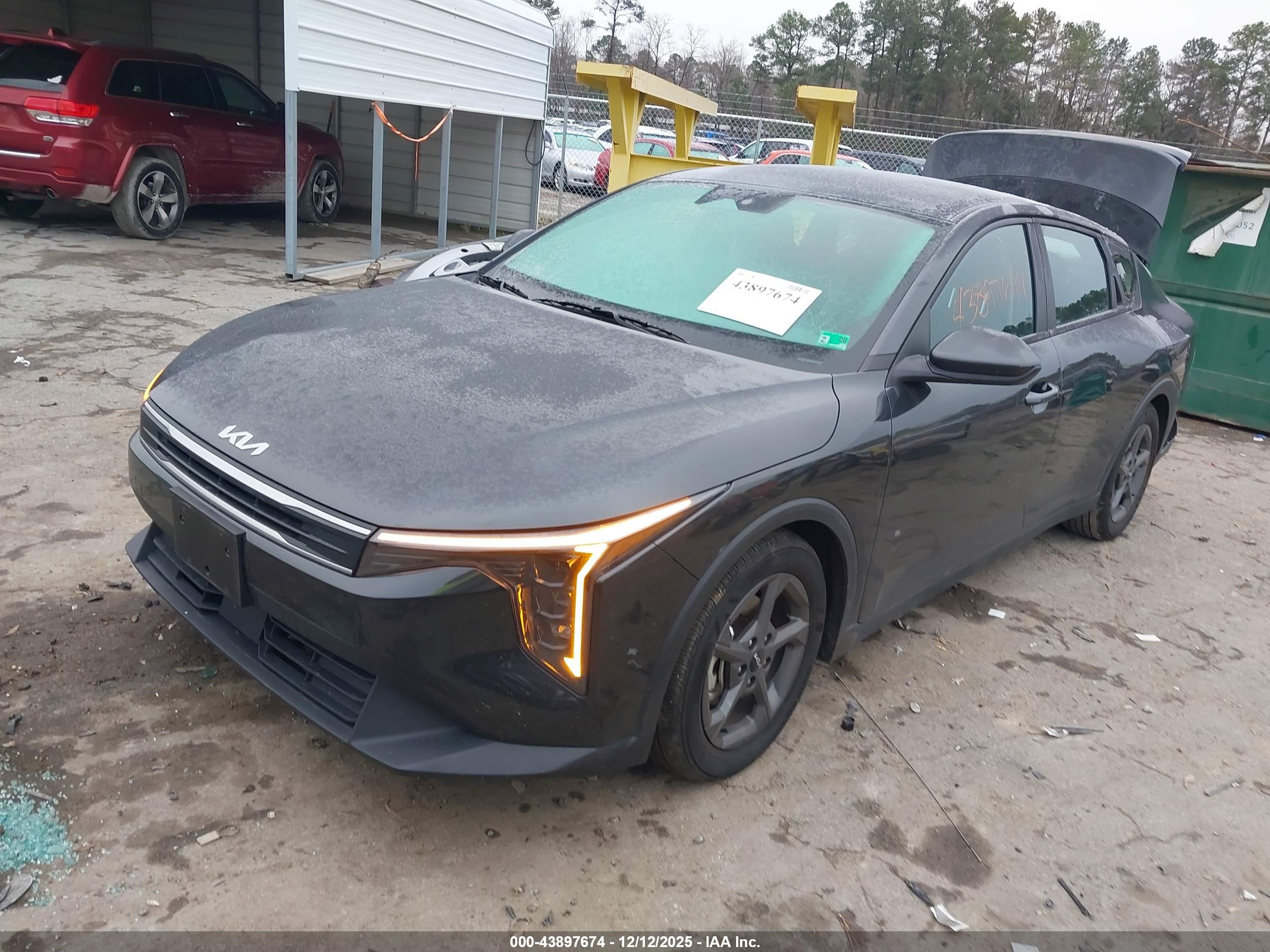 KIA K4 image 2