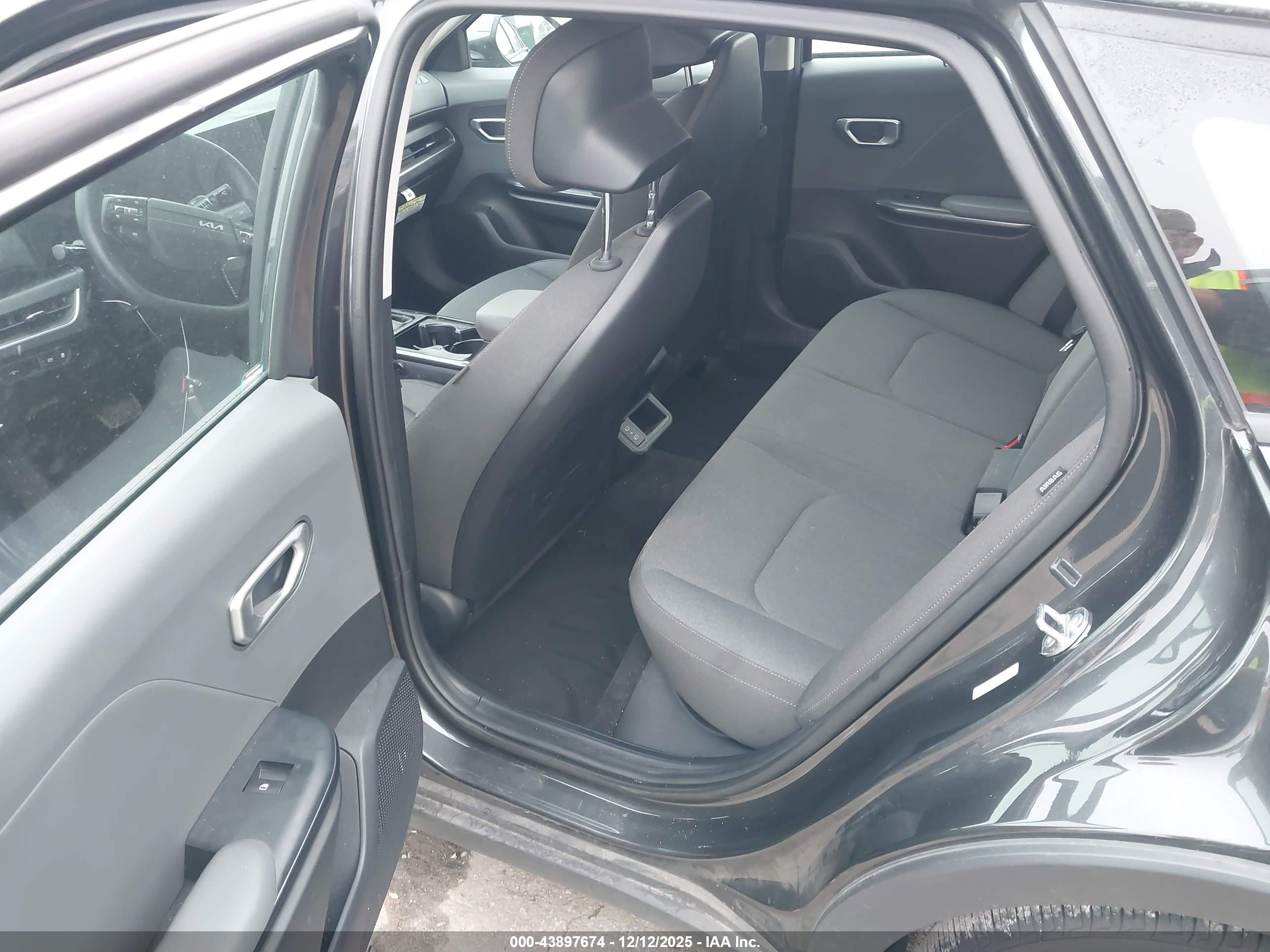 KIA K4 image 8