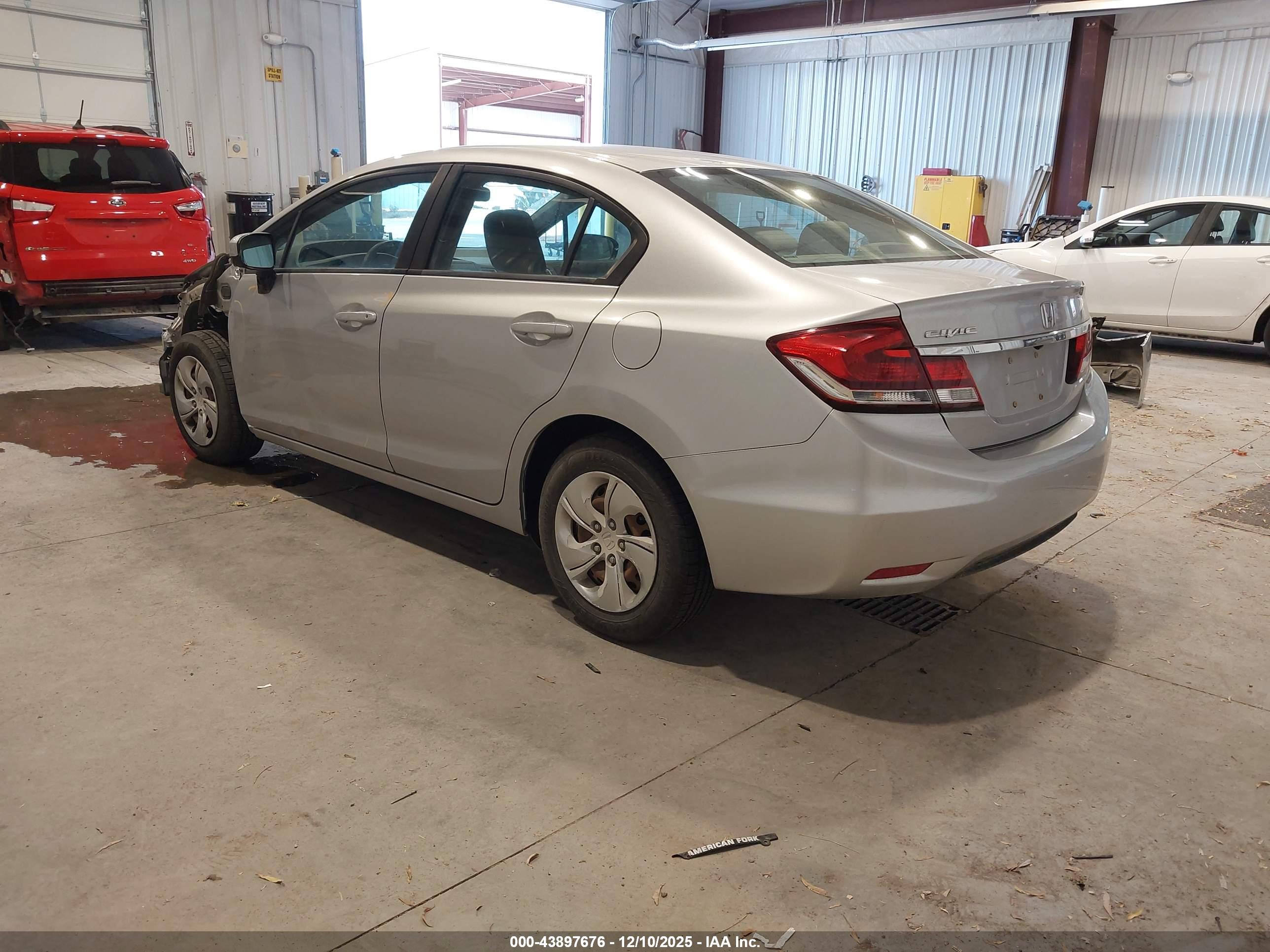 HONDA CIVIC image 3