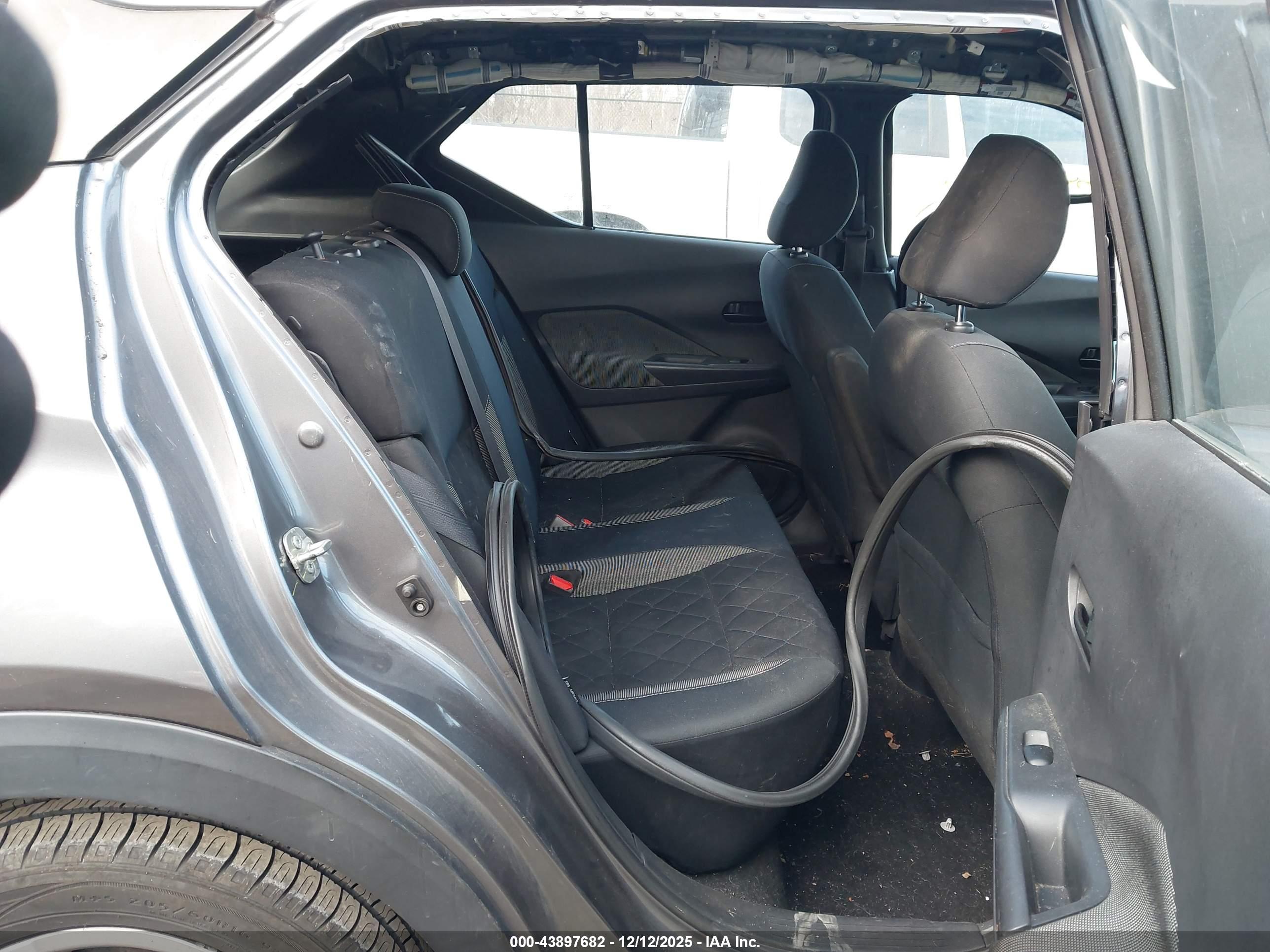 NISSAN KICKS image 8