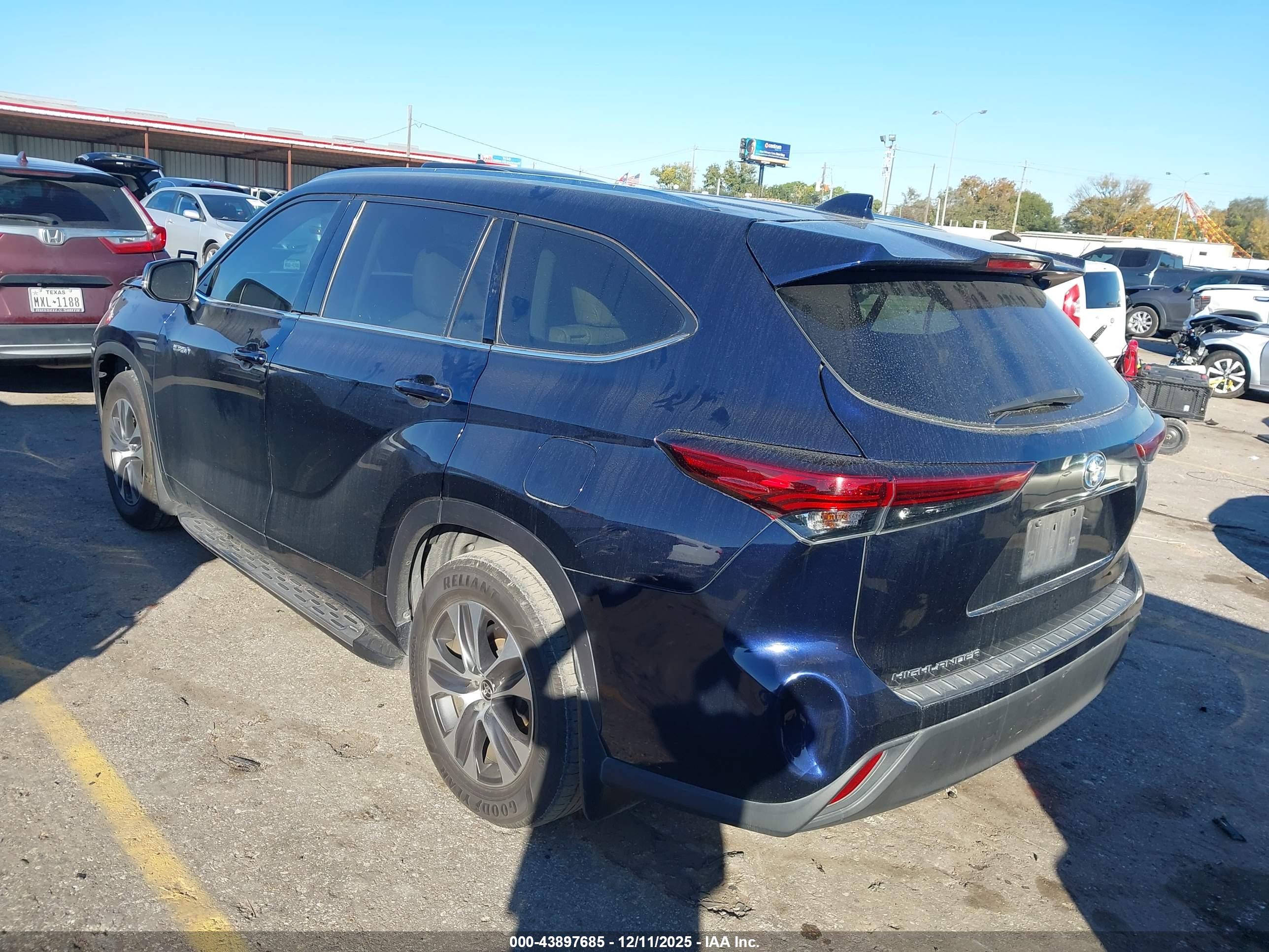 TOYOTA HIGHLANDER image 3