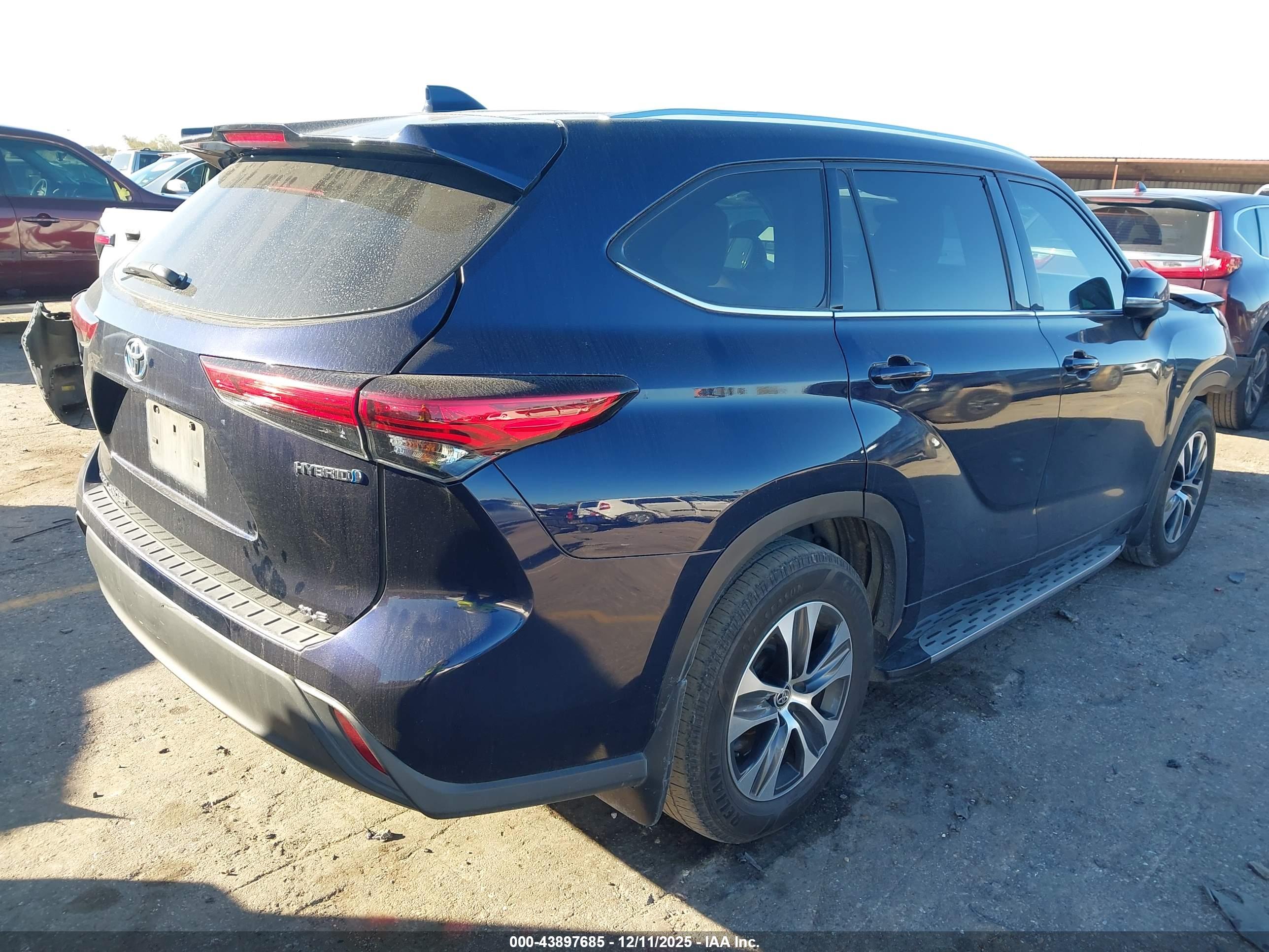 TOYOTA HIGHLANDER image 4