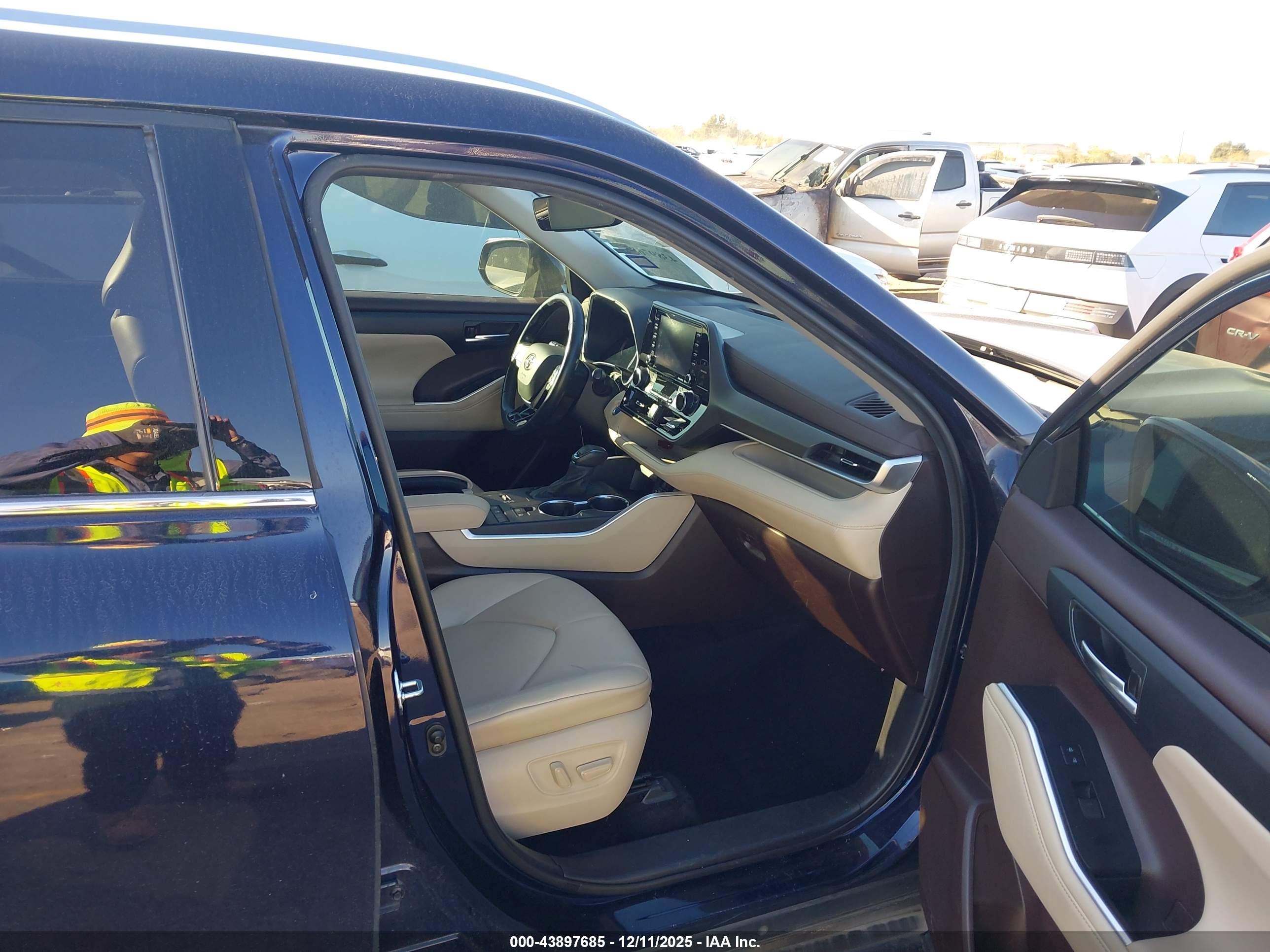 TOYOTA HIGHLANDER image 5