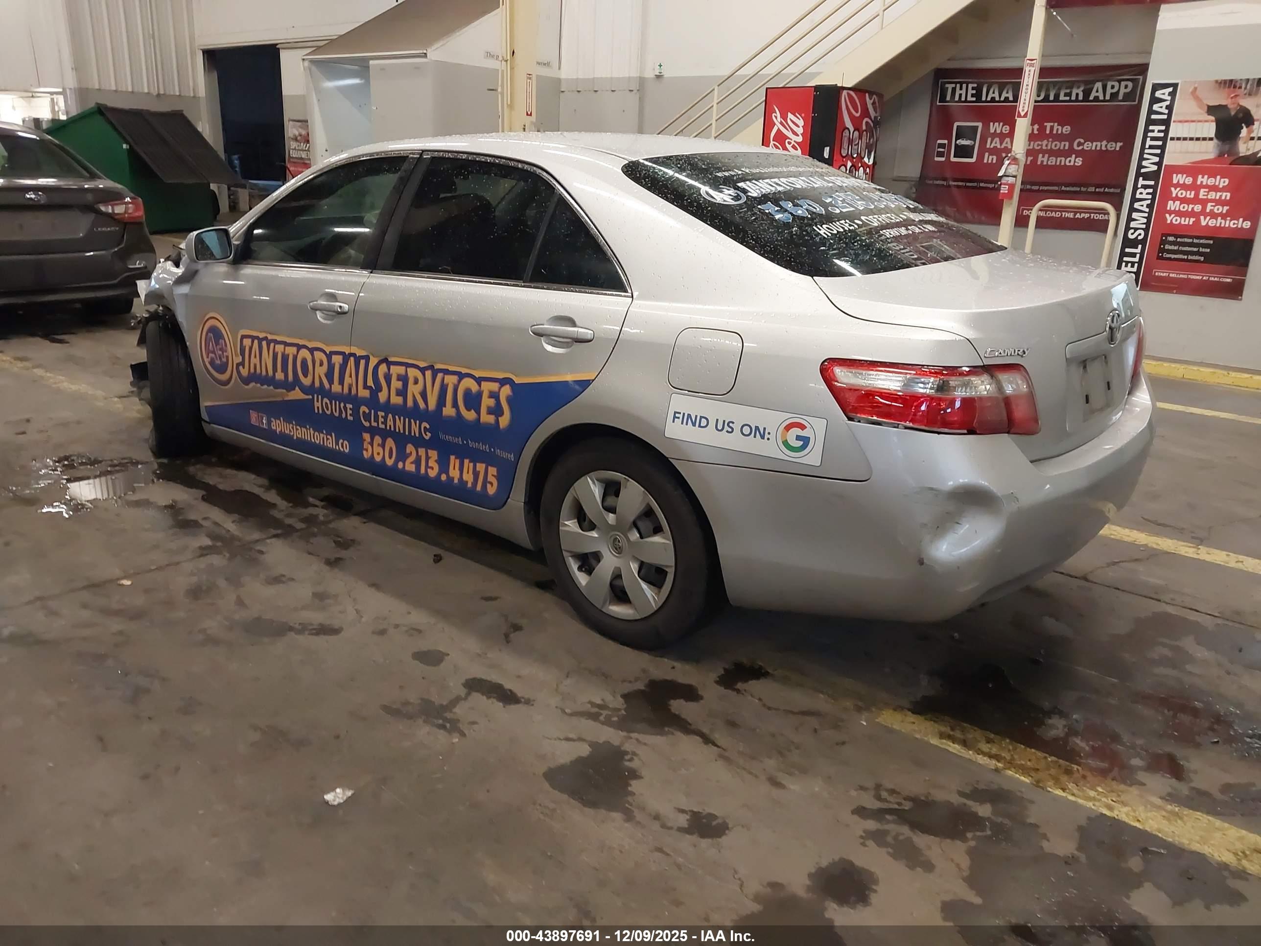 TOYOTA CAMRY image 3