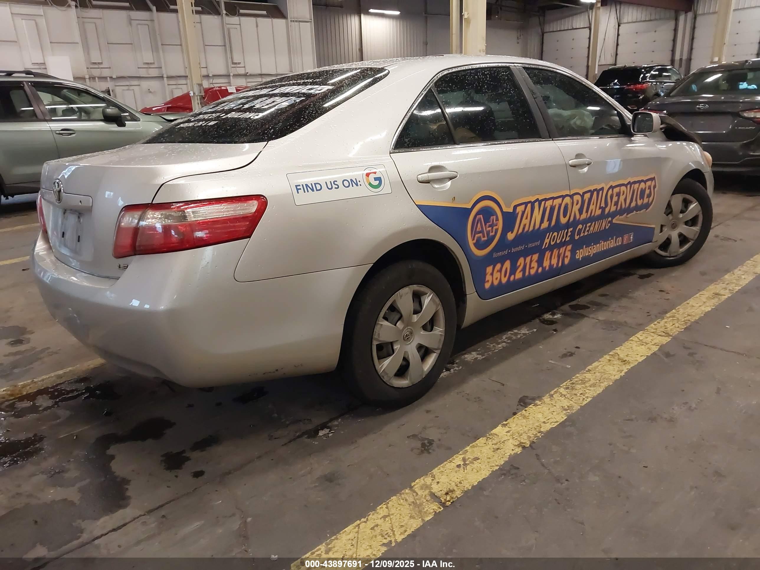 TOYOTA CAMRY image 4