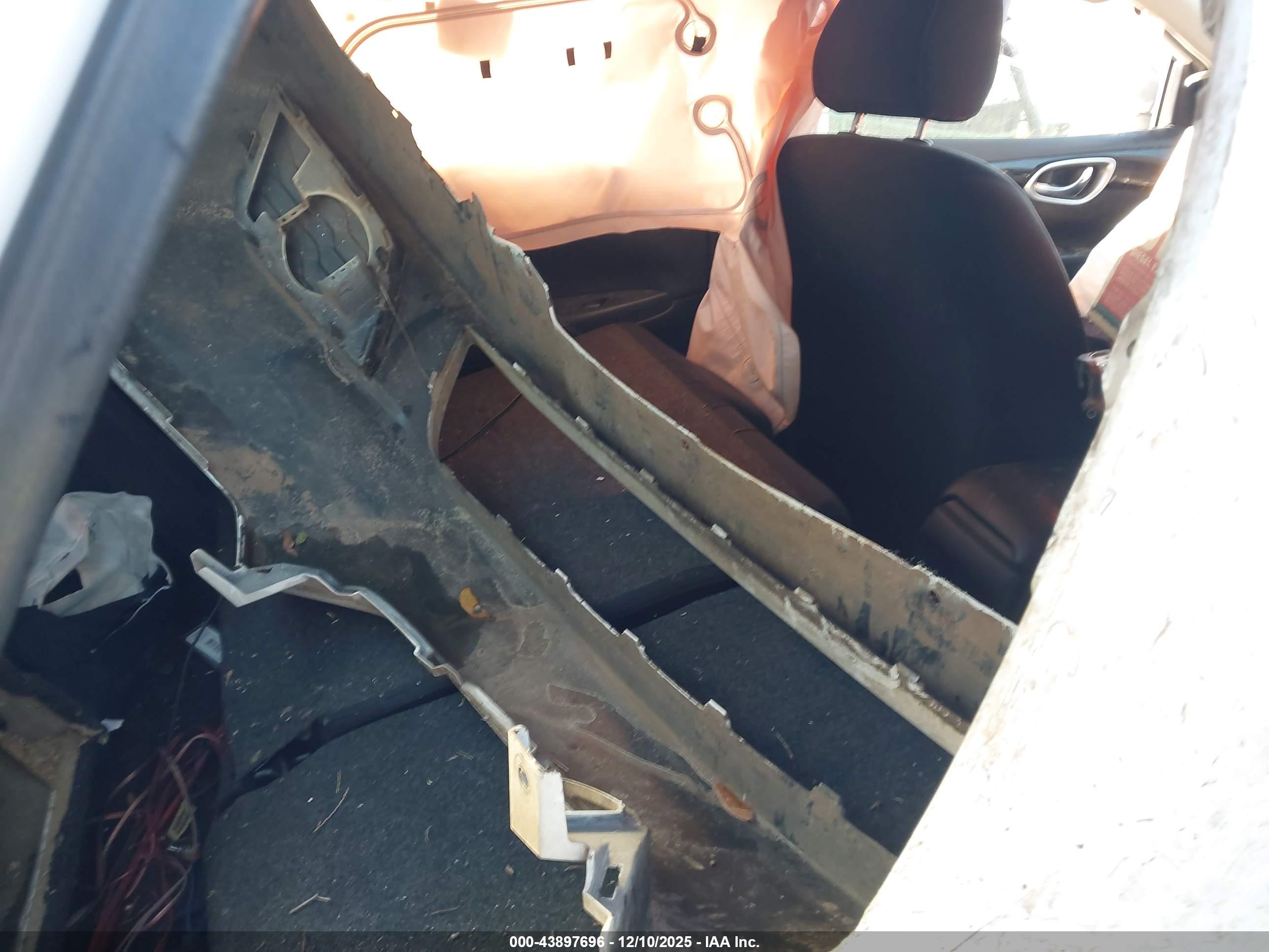 NISSAN SENTRA image 8