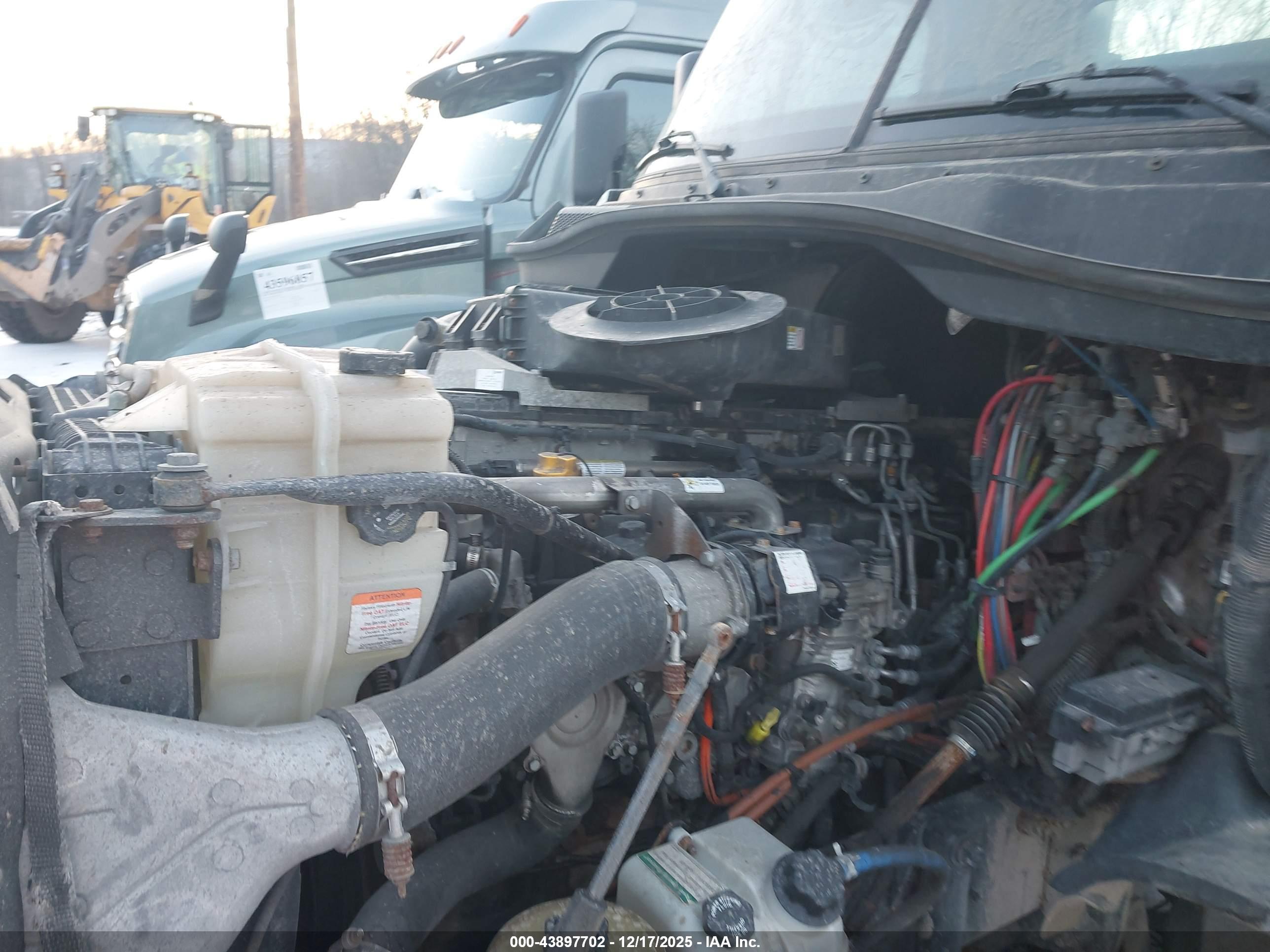 FREIGHTLINER CASCADIA image 10