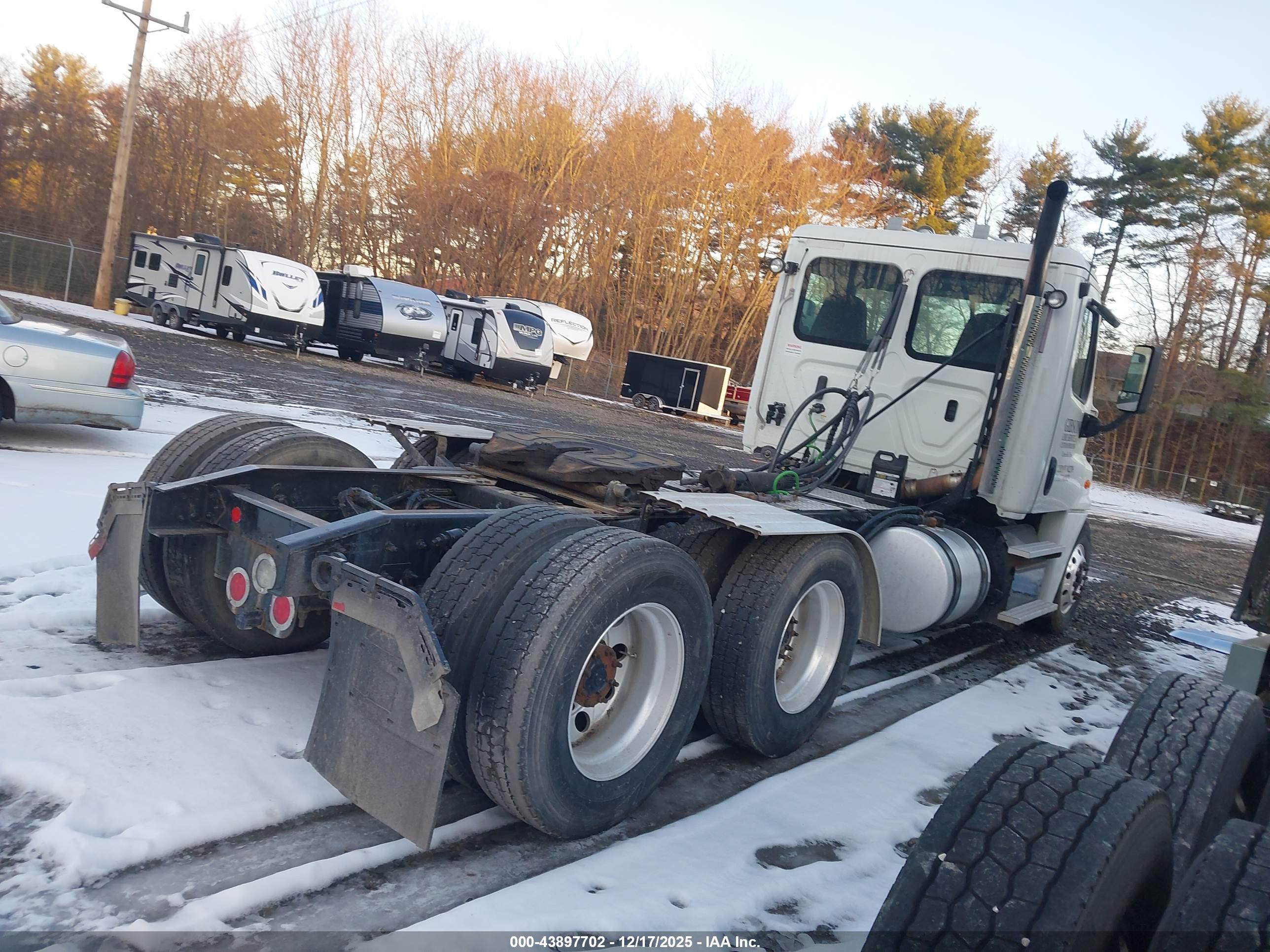 FREIGHTLINER CASCADIA image 4