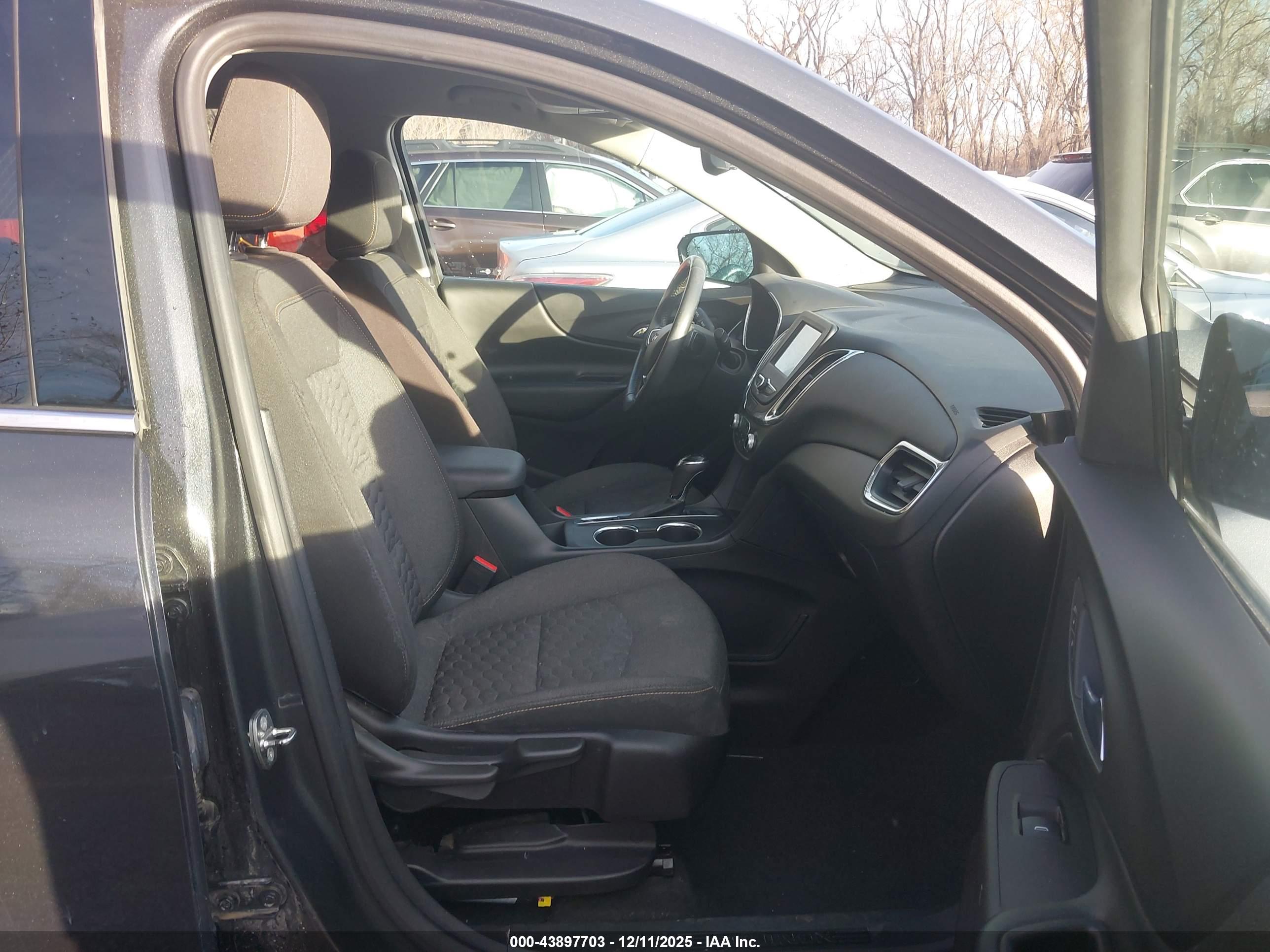 CHEVROLET EQUINOX image 5