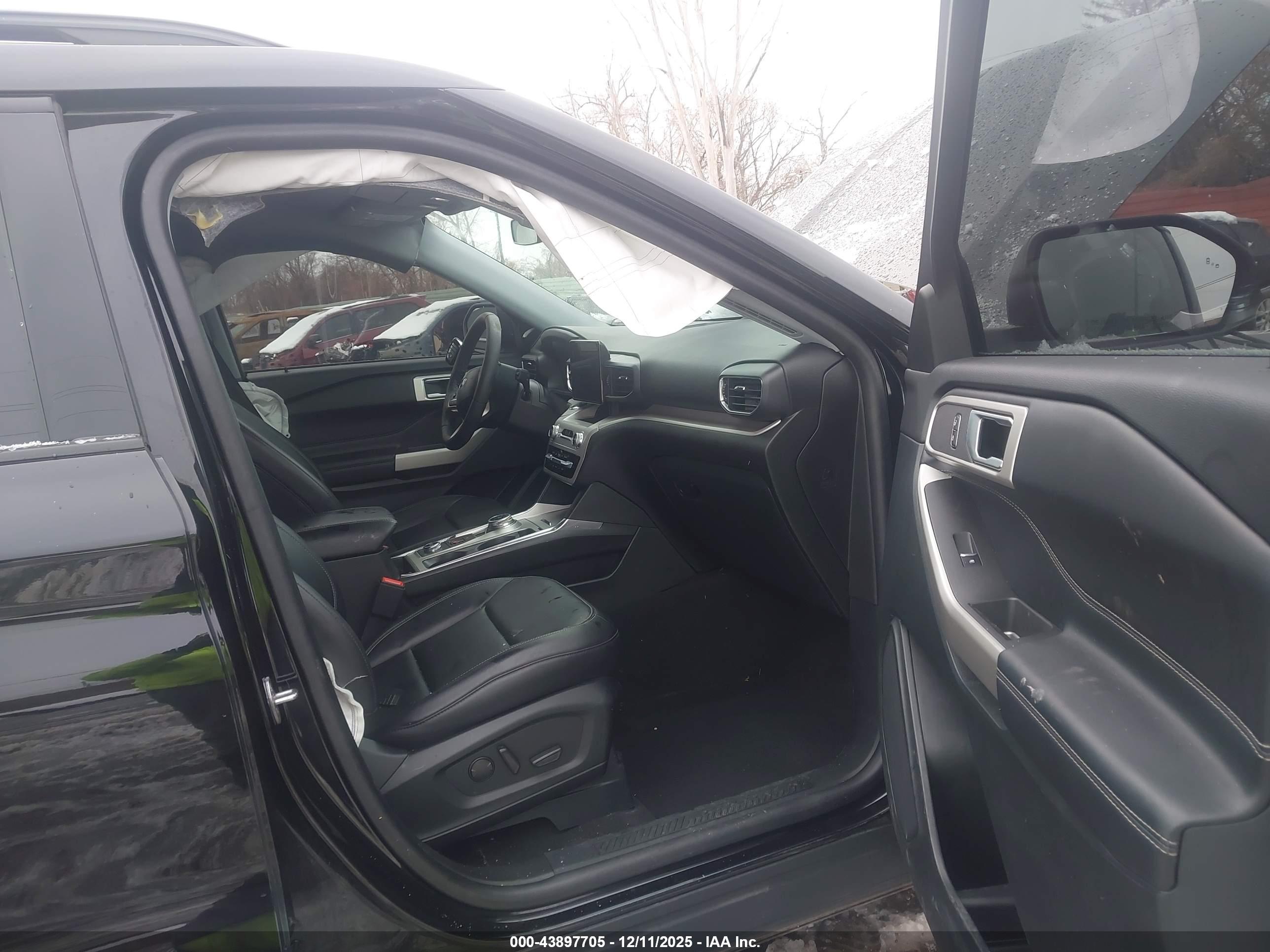 FORD EXPLORER image 5