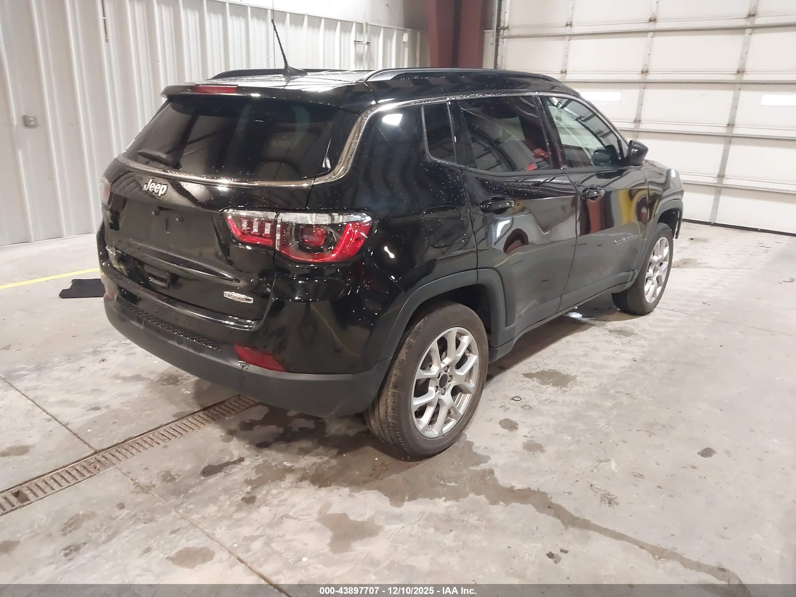 JEEP COMPASS image 4