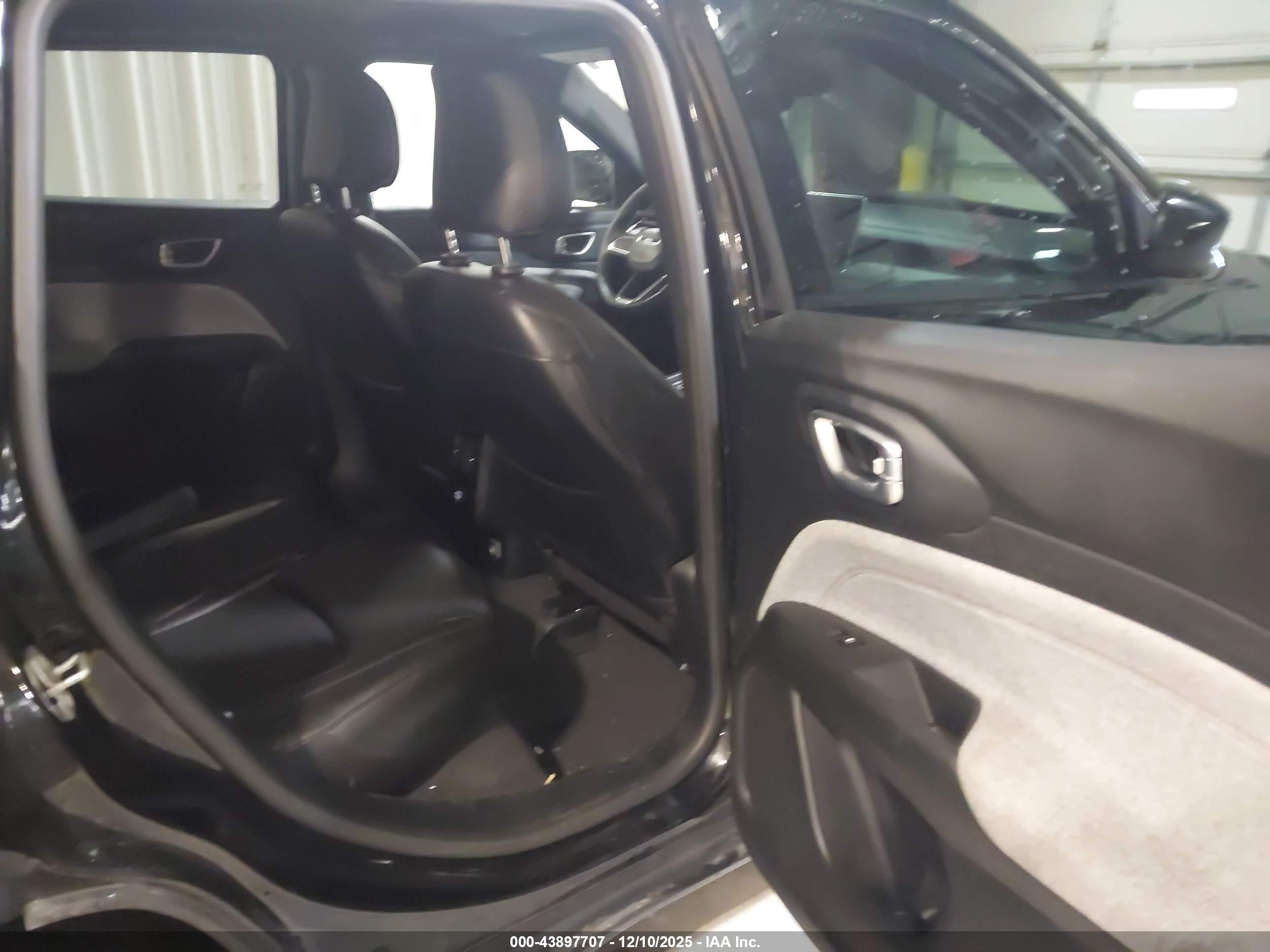 JEEP COMPASS image 8