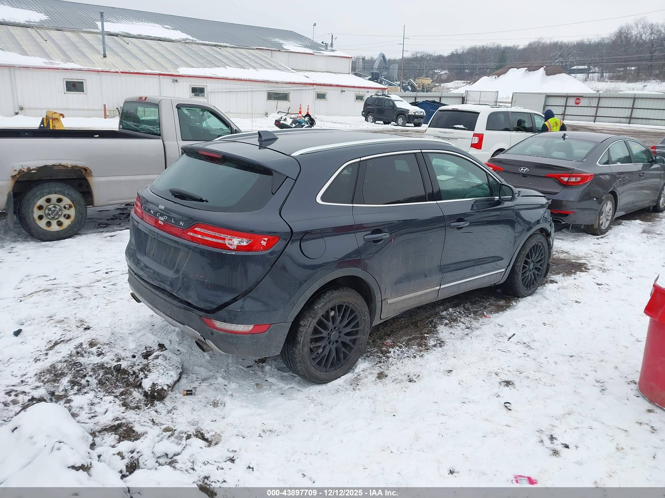 LINCOLN MKC image 4