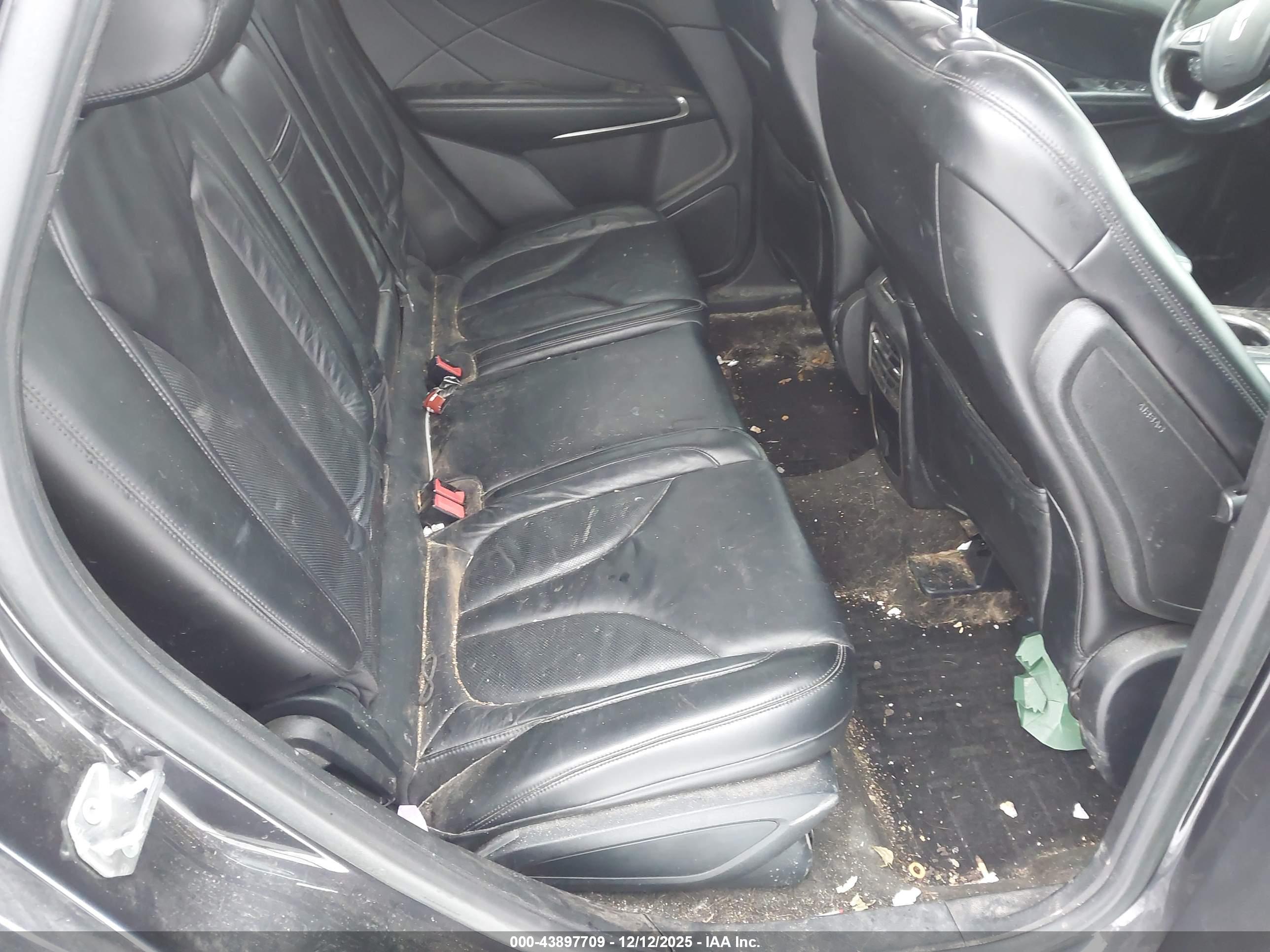 LINCOLN MKC image 8