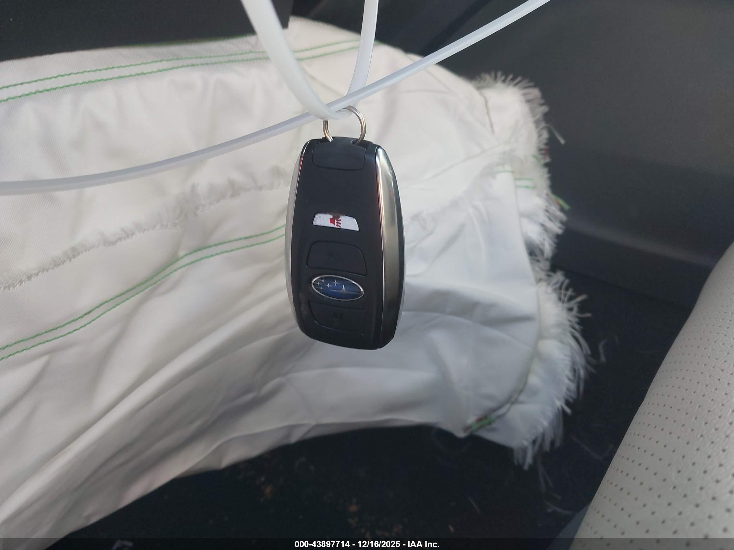 SUBARU OUTBACK image 11