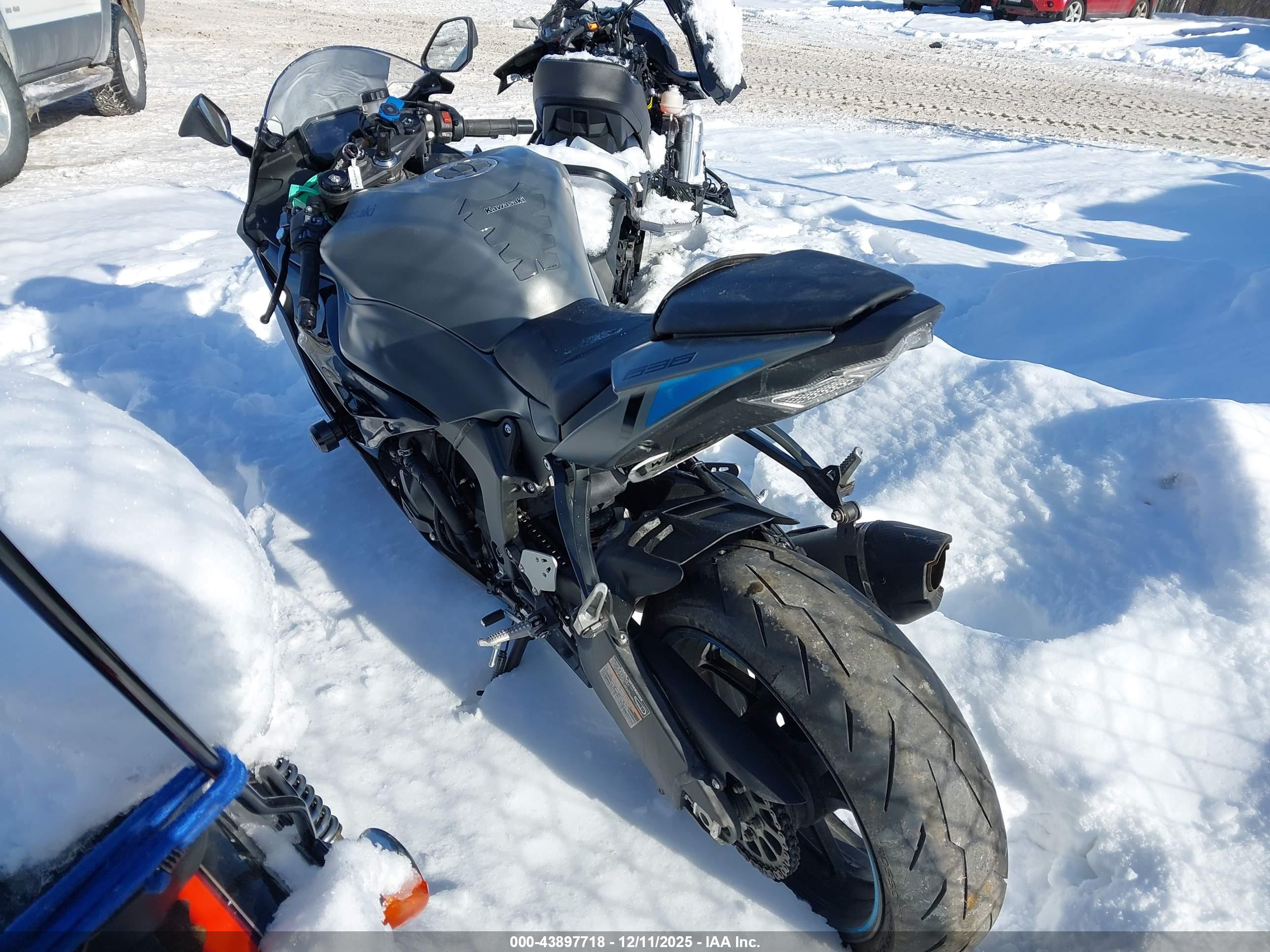 KAWASAKI ZX636 image 3
