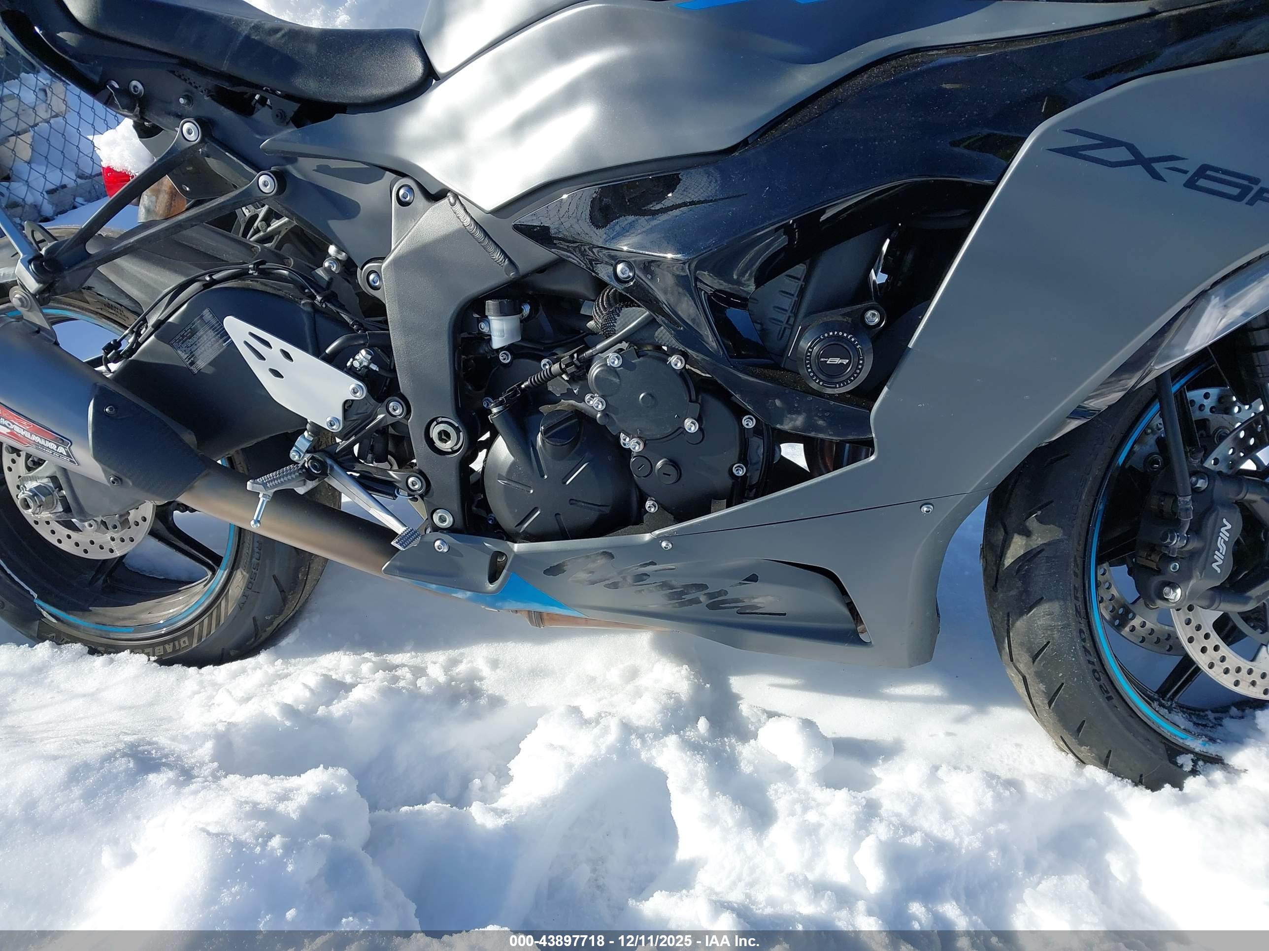 KAWASAKI ZX636 image 8