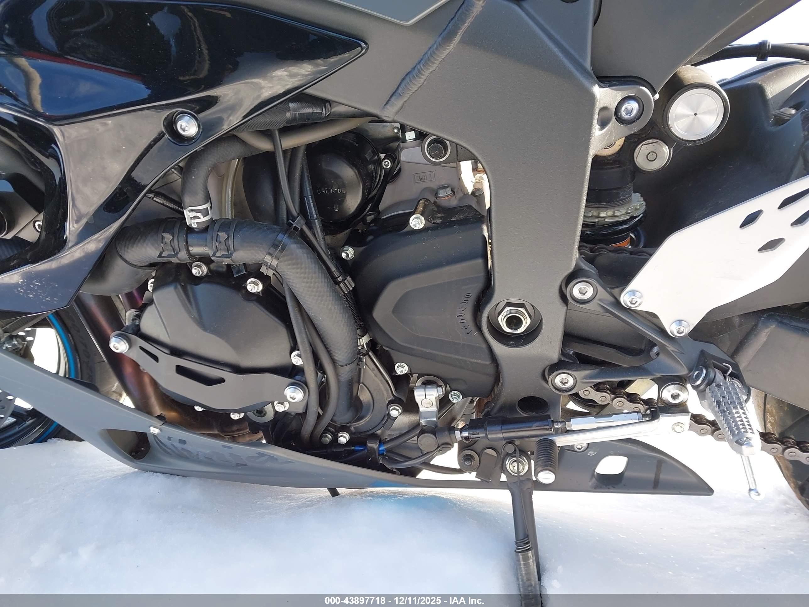 KAWASAKI ZX636 image 9
